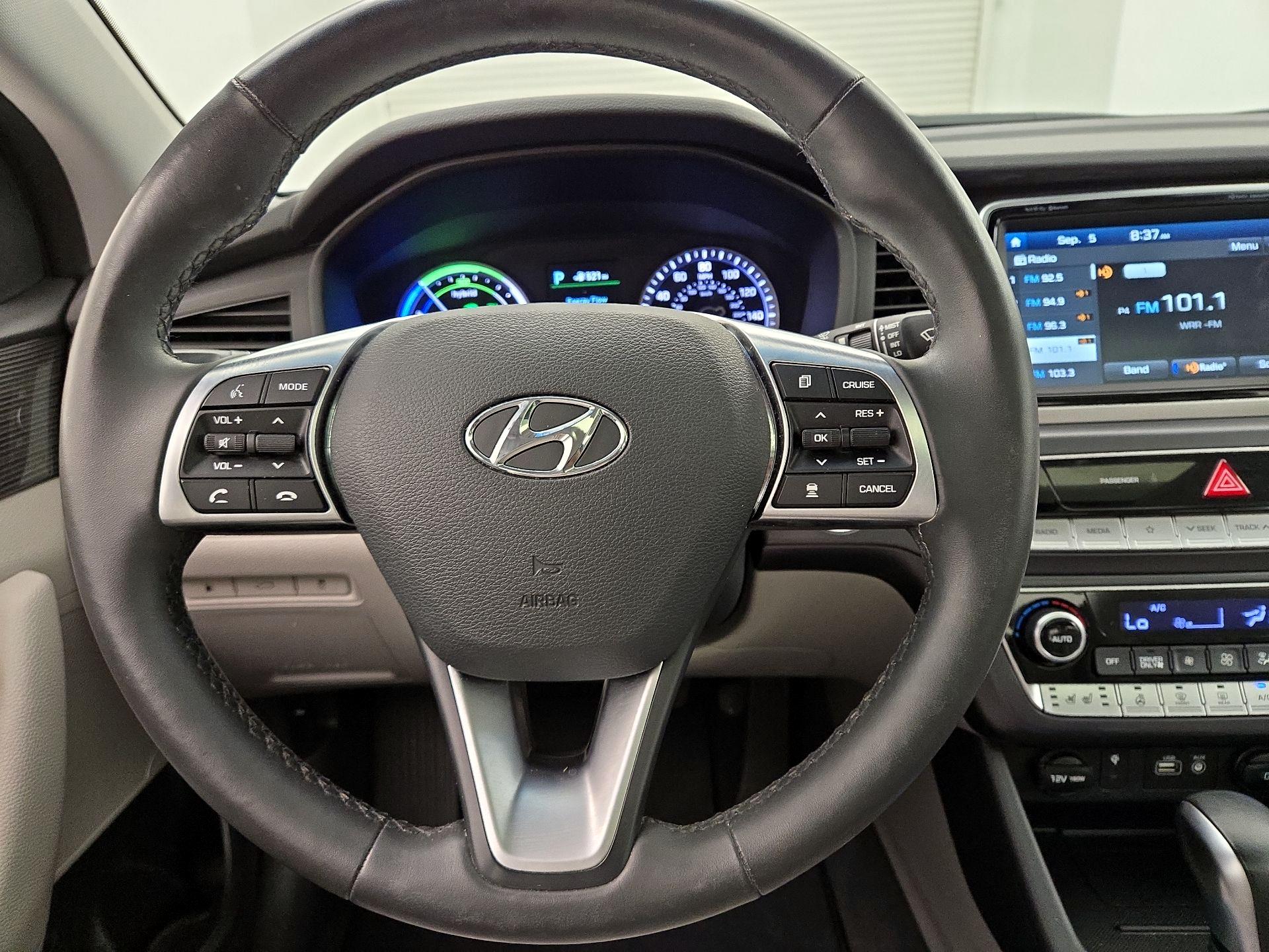 Thumbnail: 2019 Hyundai Sonata - 10