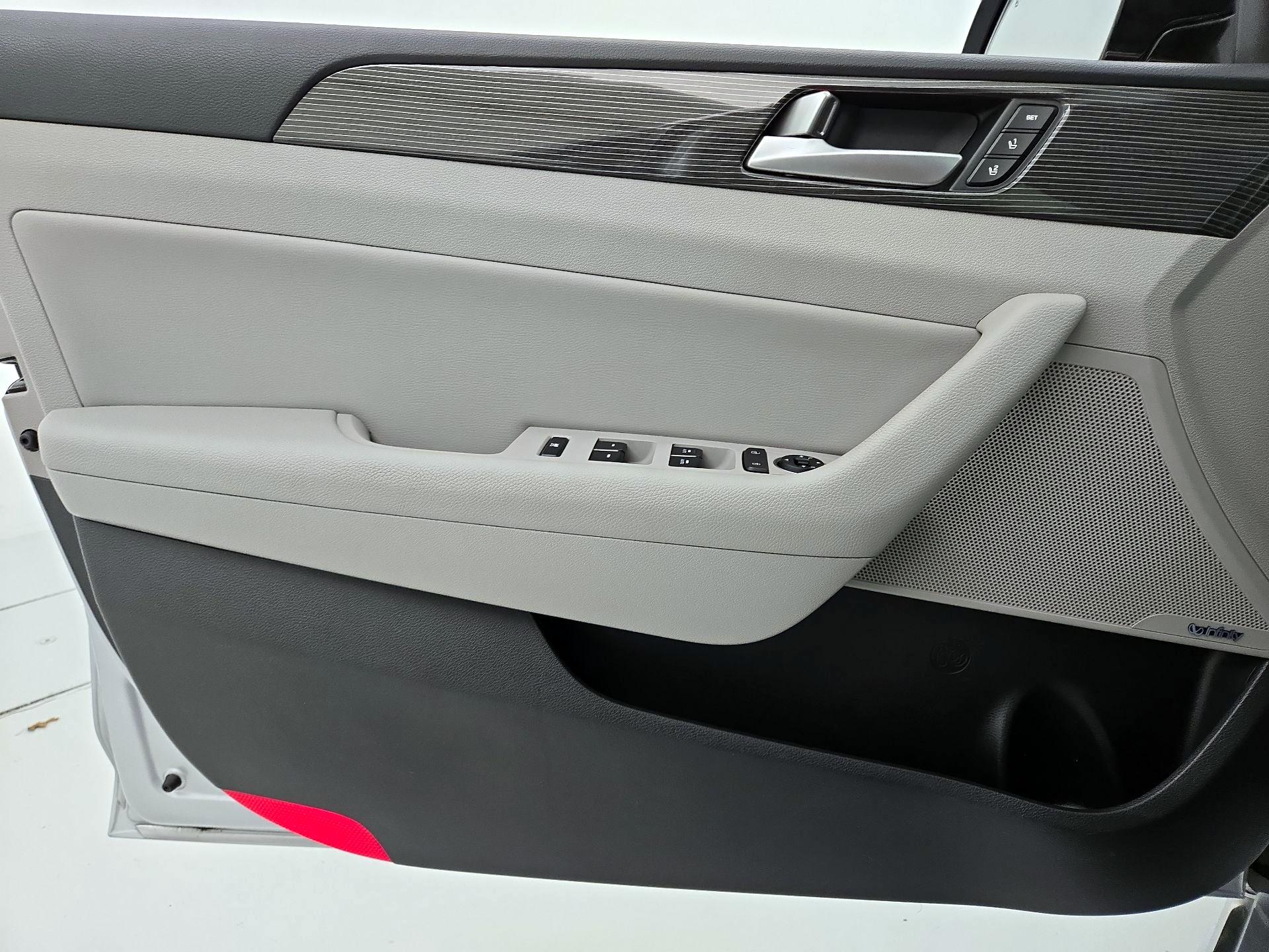 Thumbnail: 2019 Hyundai Sonata - 12