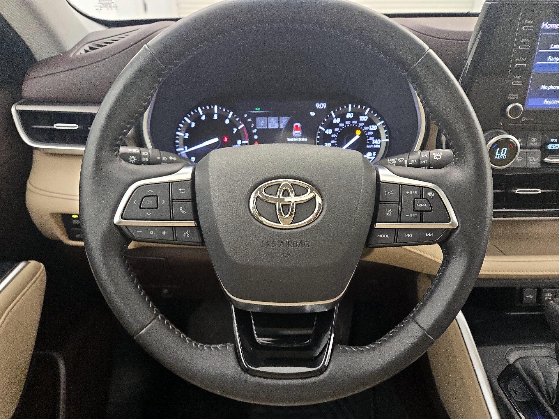 Thumbnail: 2020 Toyota Highlander - 10