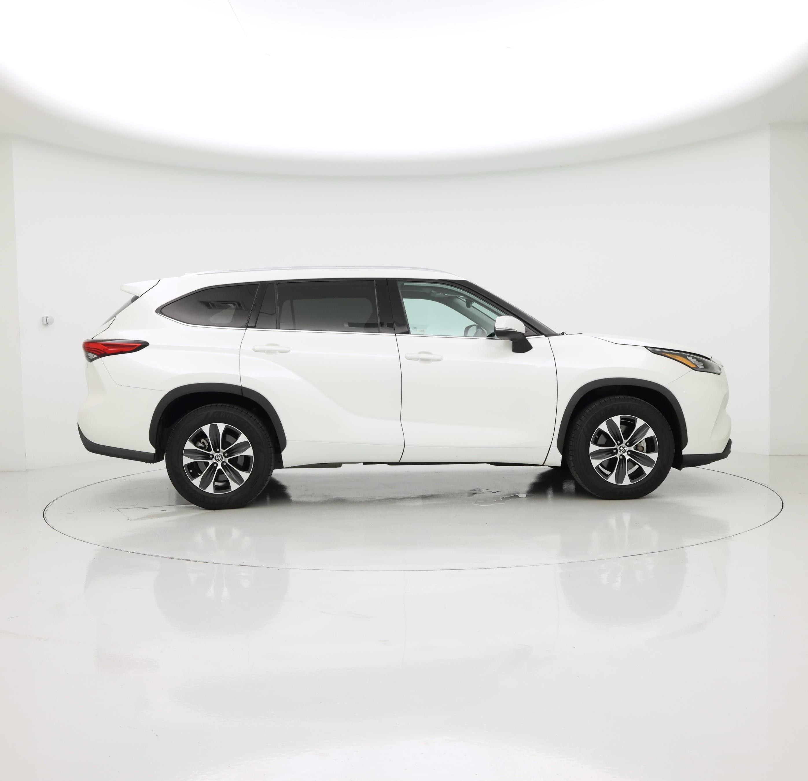 Thumbnail: 2020 Toyota Highlander - 7