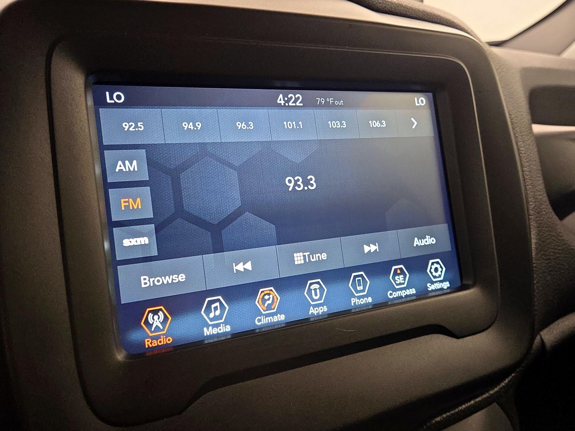 Thumbnail: 2020 Jeep Renegade - 15