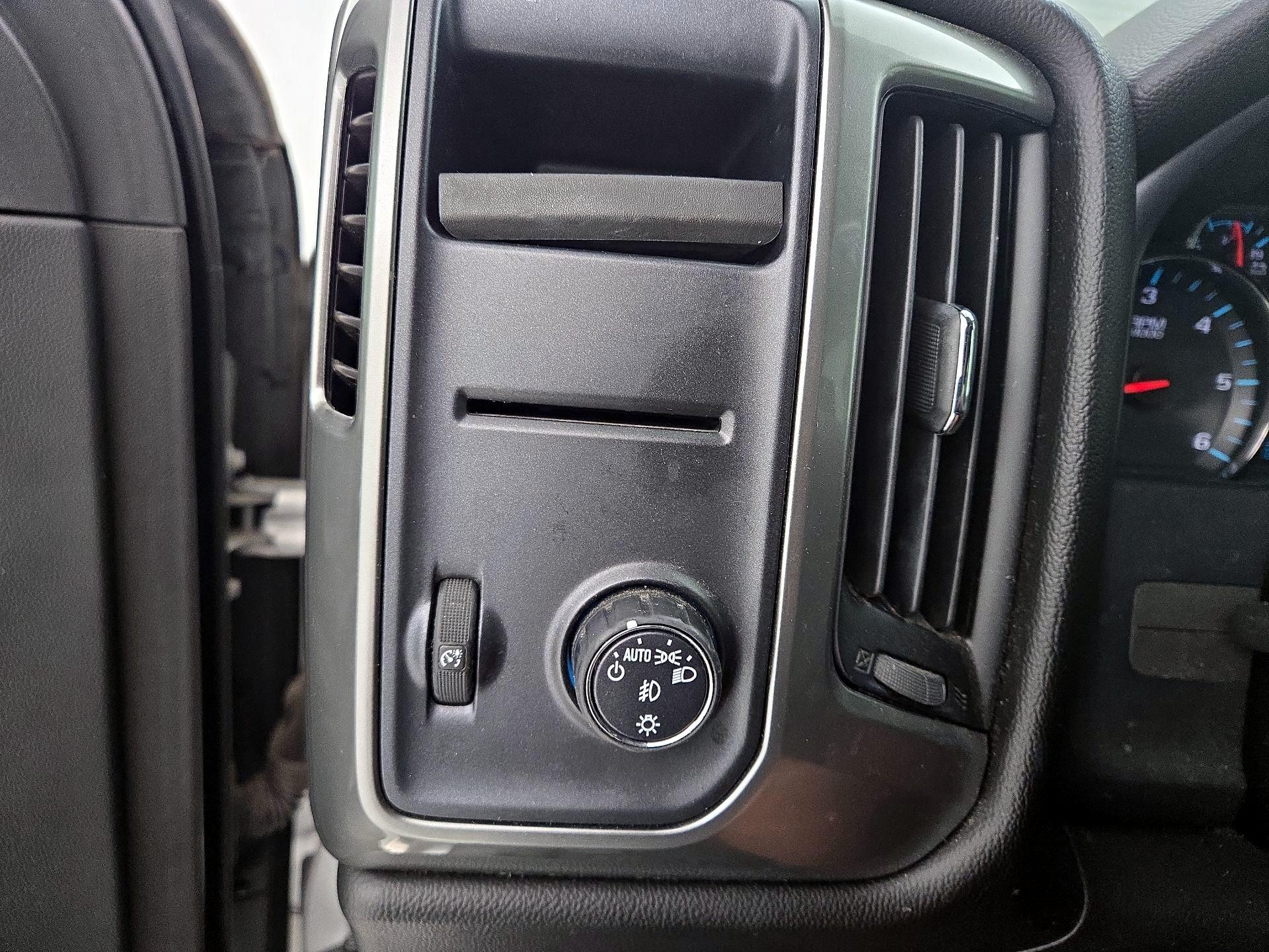 Thumbnail: 2018 Chevrolet Silverado 1500 - 13