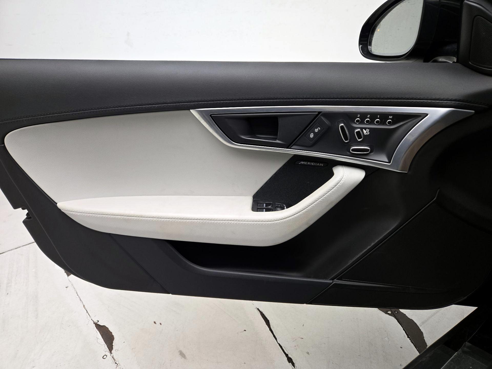 Thumbnail: 2020 Jaguar F-Type - 12