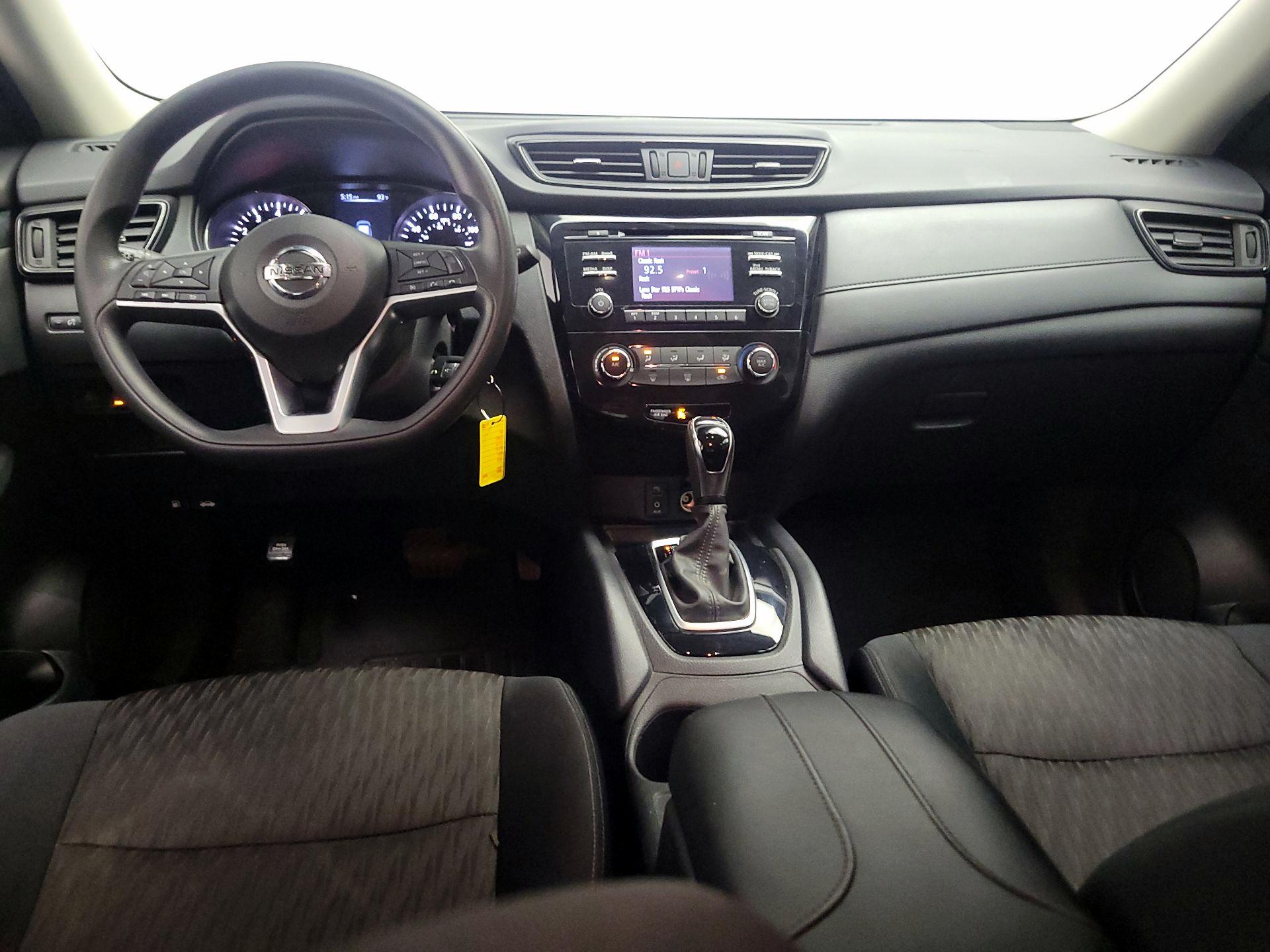 Thumbnail: 2017 Nissan Rogue - 9