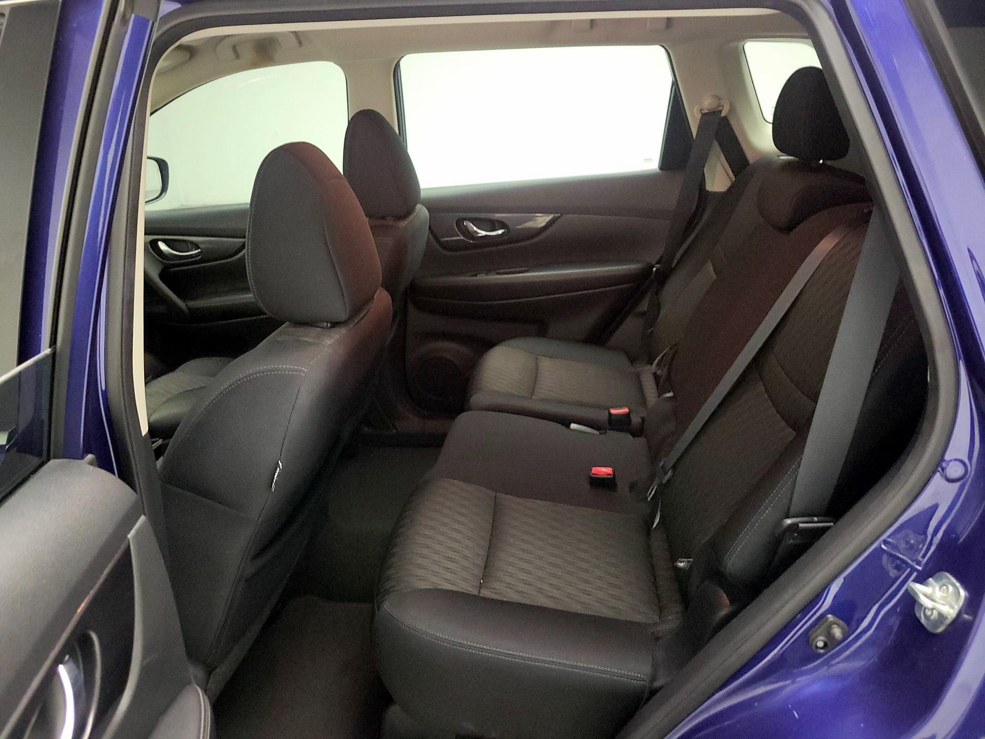 Thumbnail: 2017 Nissan Rogue - 19