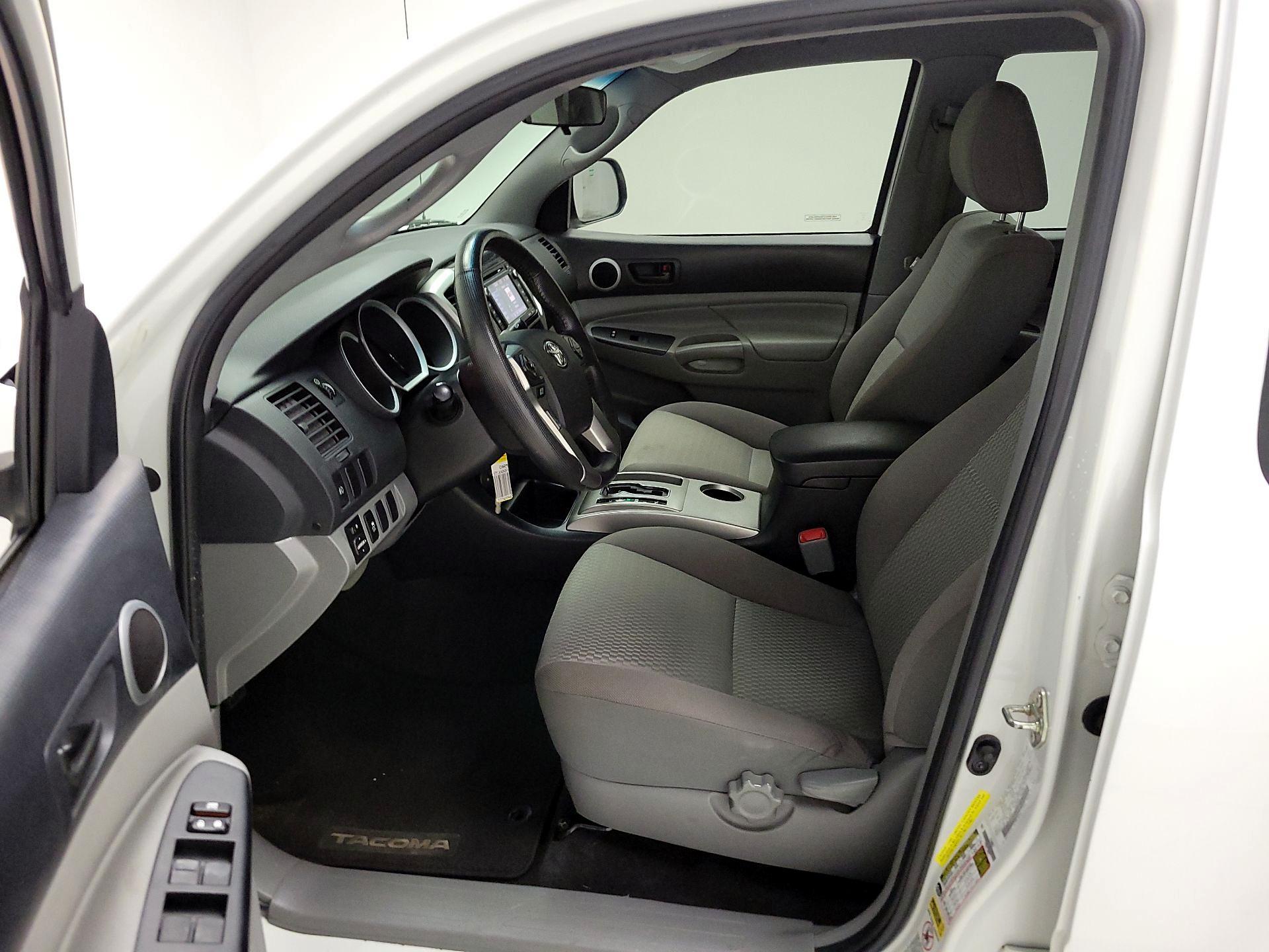 Thumbnail: 2015 Toyota Tacoma - 11