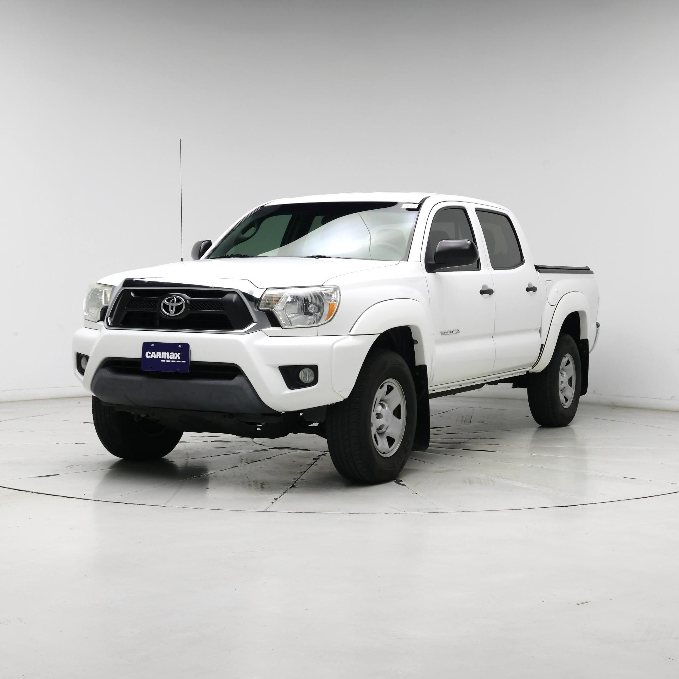 Thumbnail: 2015 Toyota Tacoma - 4
