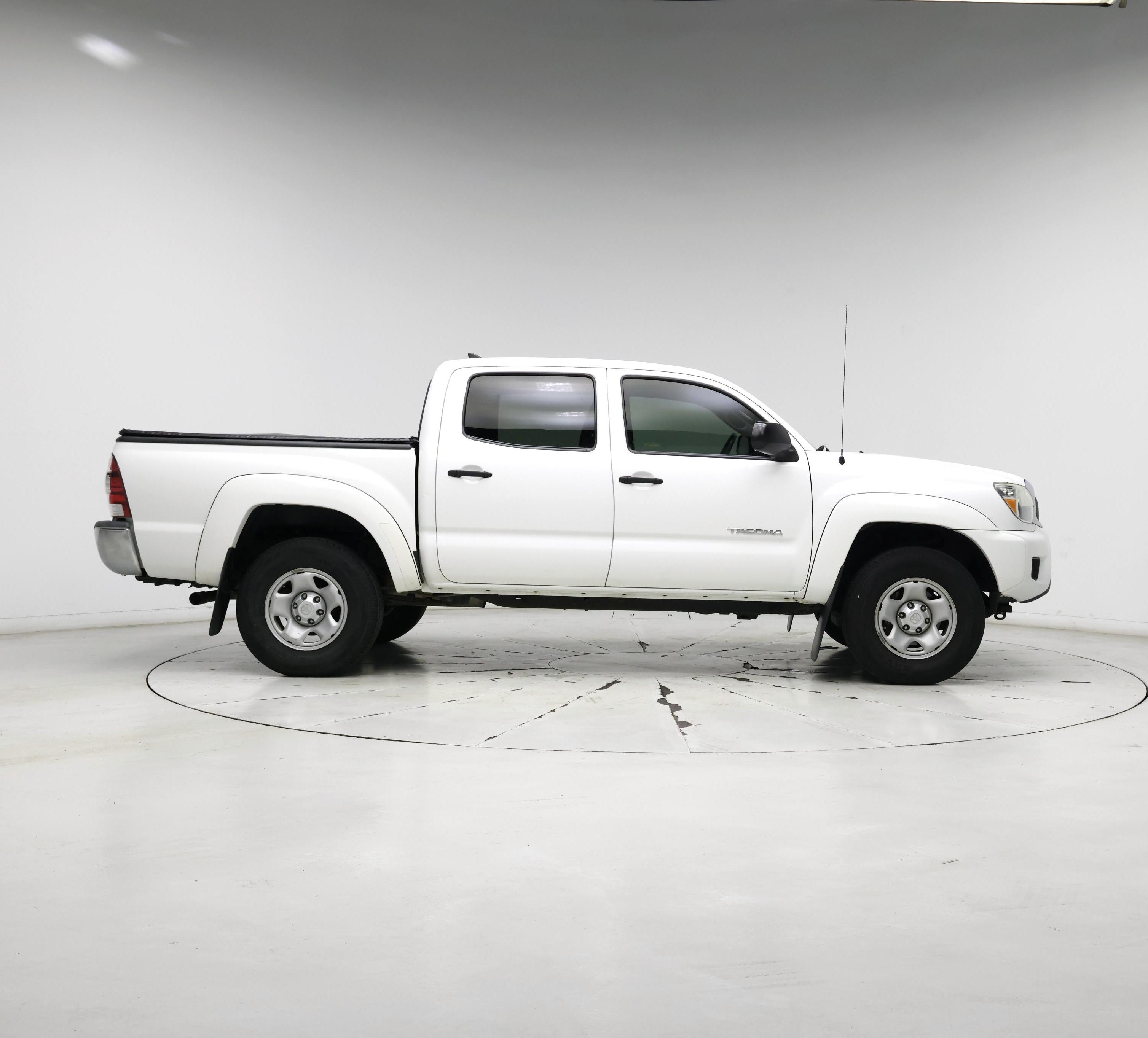 Thumbnail: 2015 Toyota Tacoma - 7