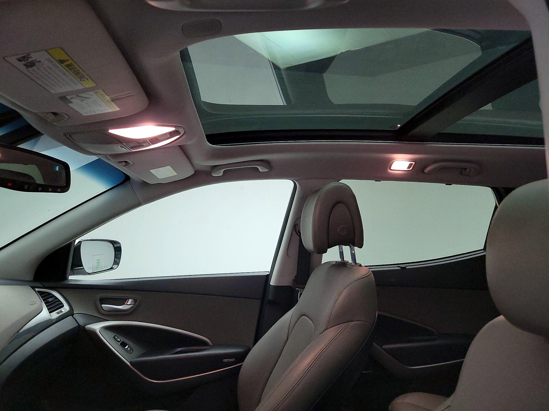 Thumbnail: 2016 Hyundai Santa Fe - 20