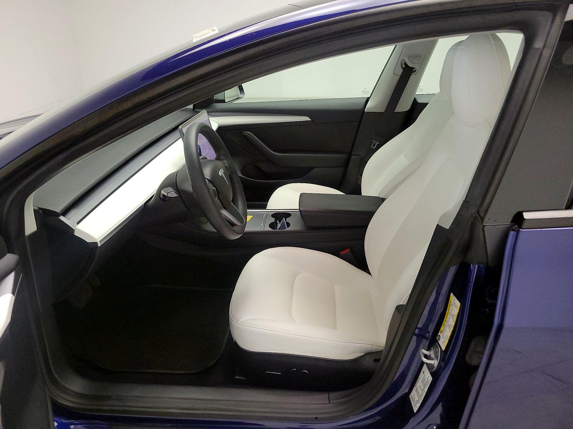 Thumbnail: 2023 Tesla Model 3 - 11