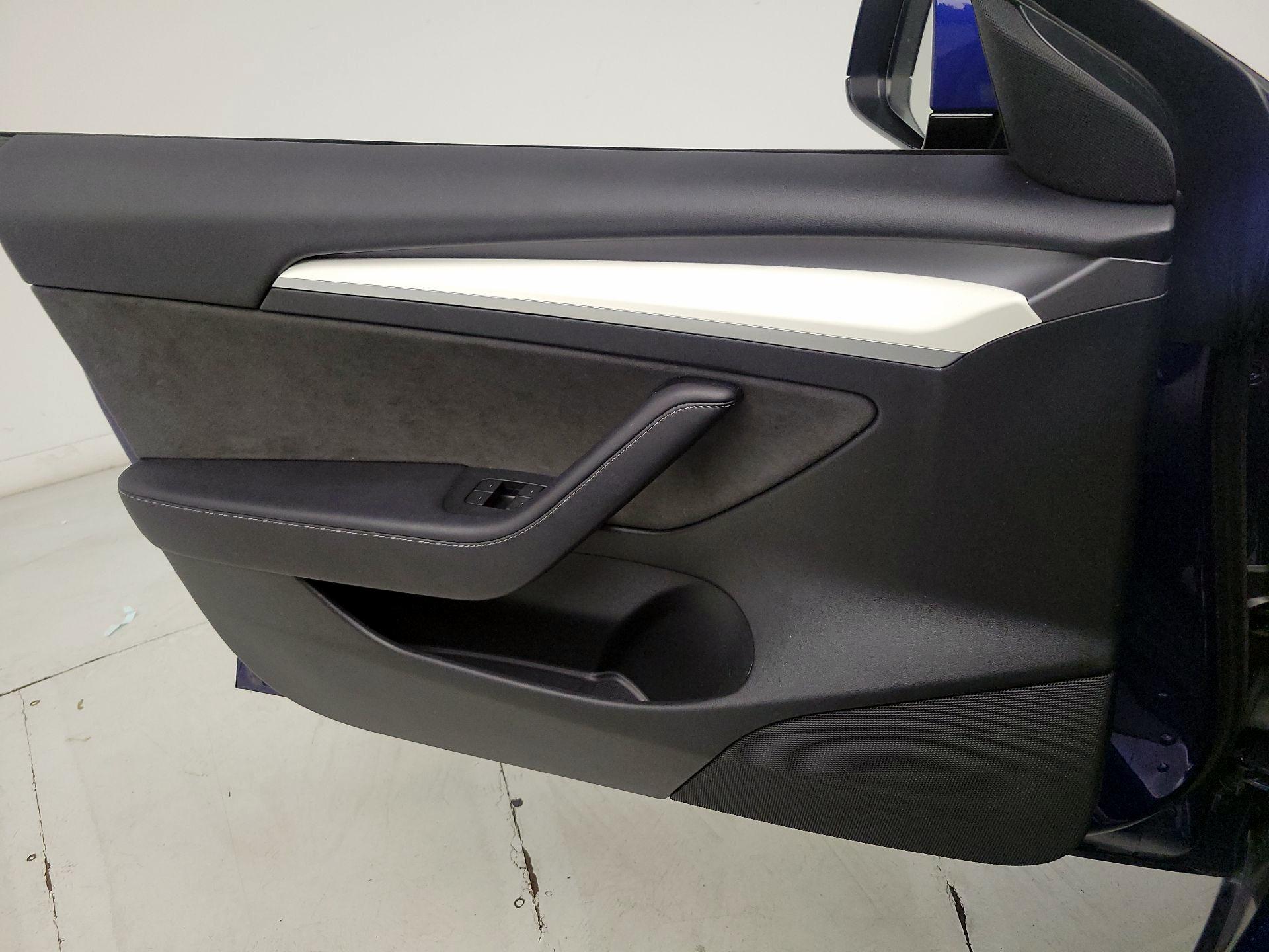 Thumbnail: 2023 Tesla Model 3 - 12