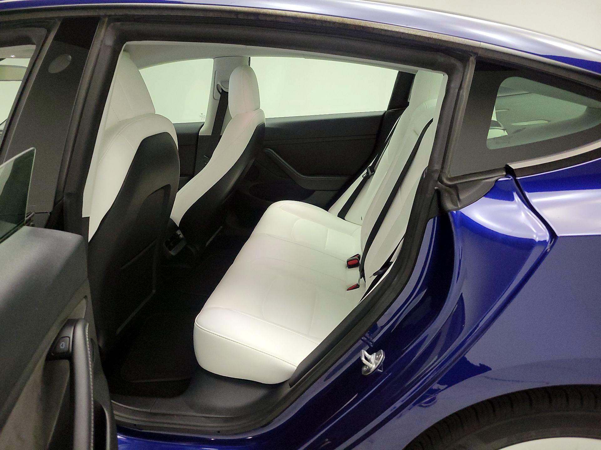 Thumbnail: 2023 Tesla Model 3 - 19