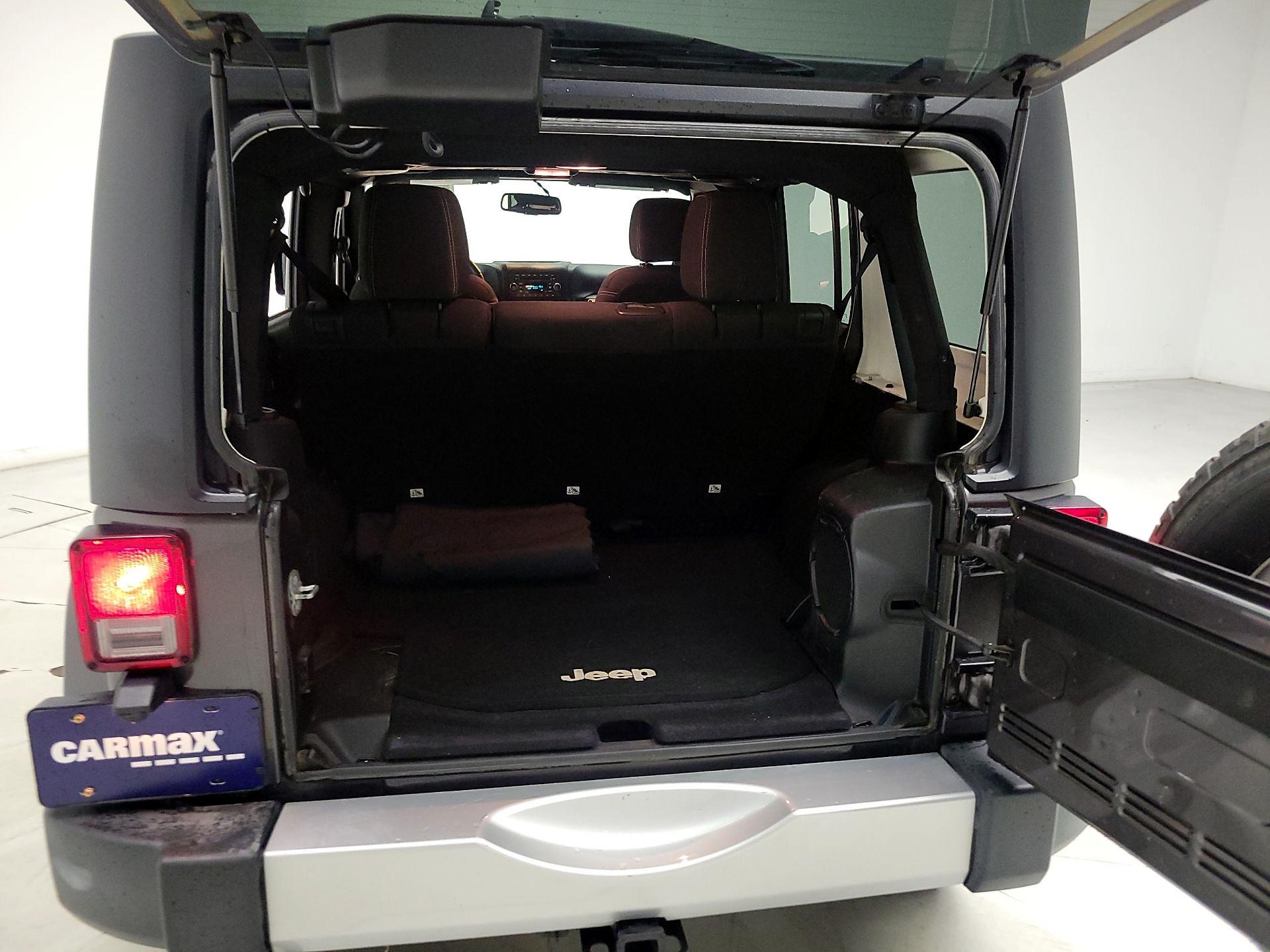 Thumbnail: 2014 Jeep Wrangler - 17