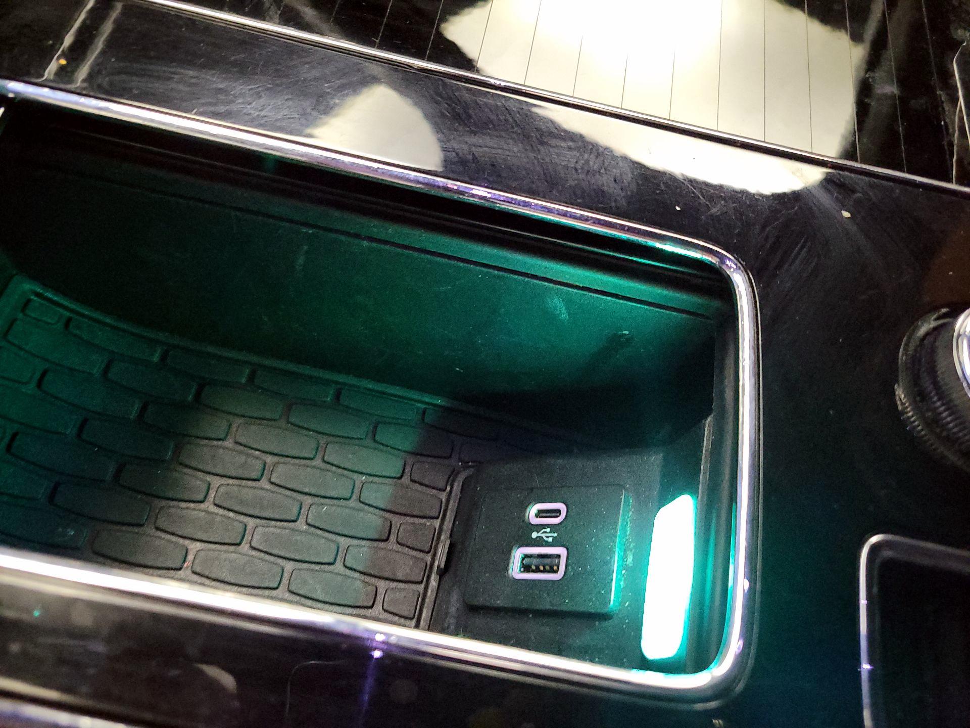 Thumbnail: 2020 Lincoln Aviator - 19
