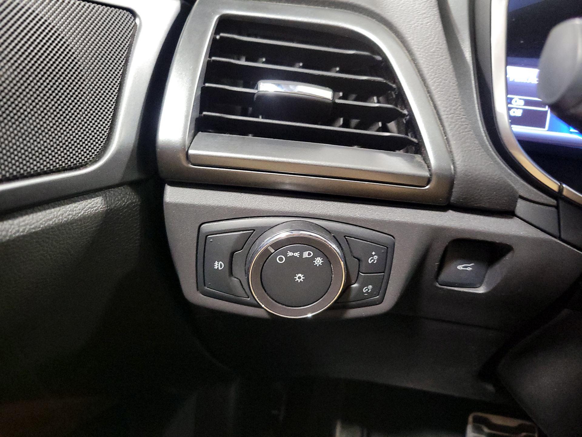 Thumbnail: 2015 Ford Fusion - 13