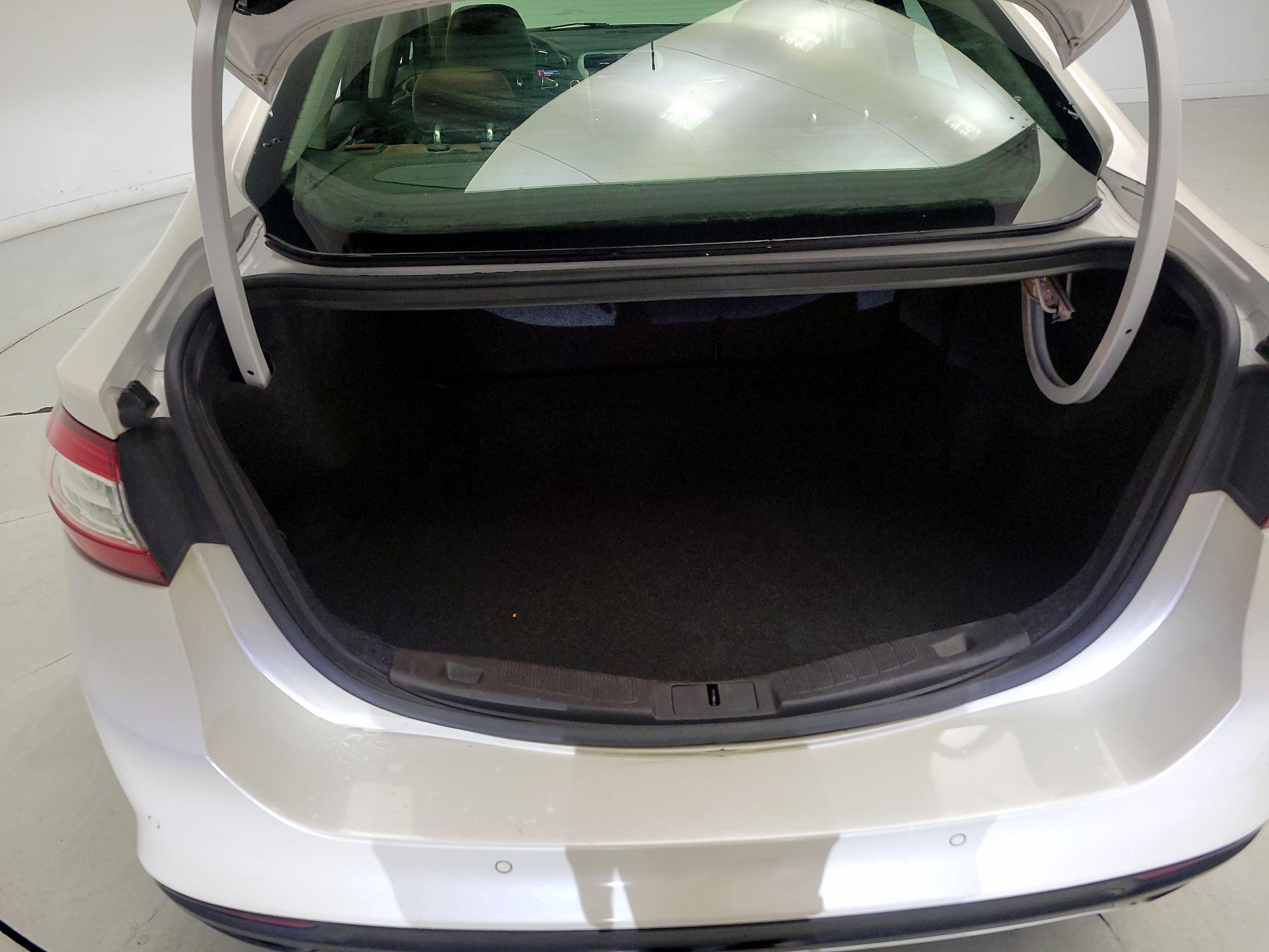 Thumbnail: 2015 Ford Fusion - 20
