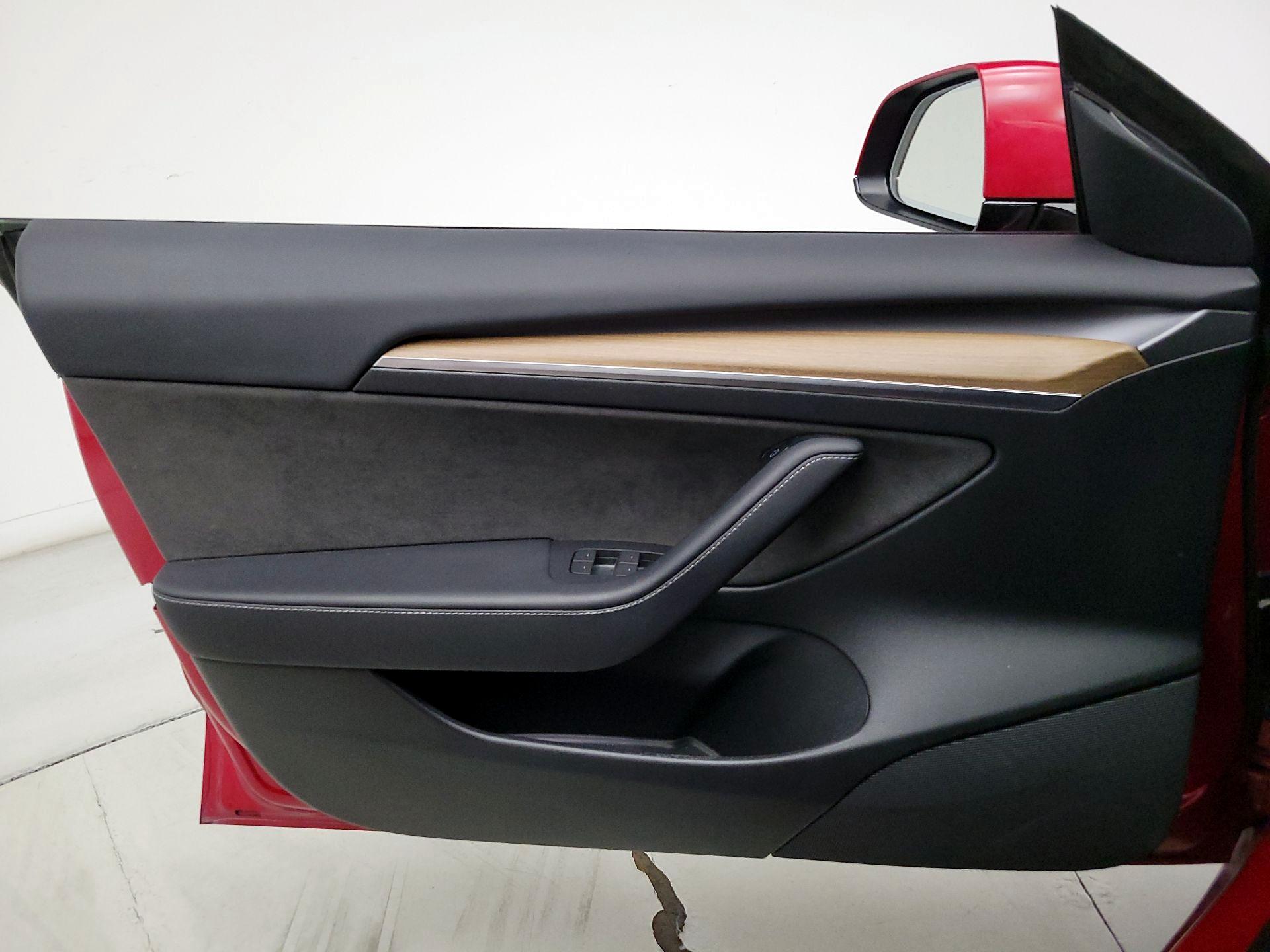 Thumbnail: 2023 Tesla Model 3 - 12