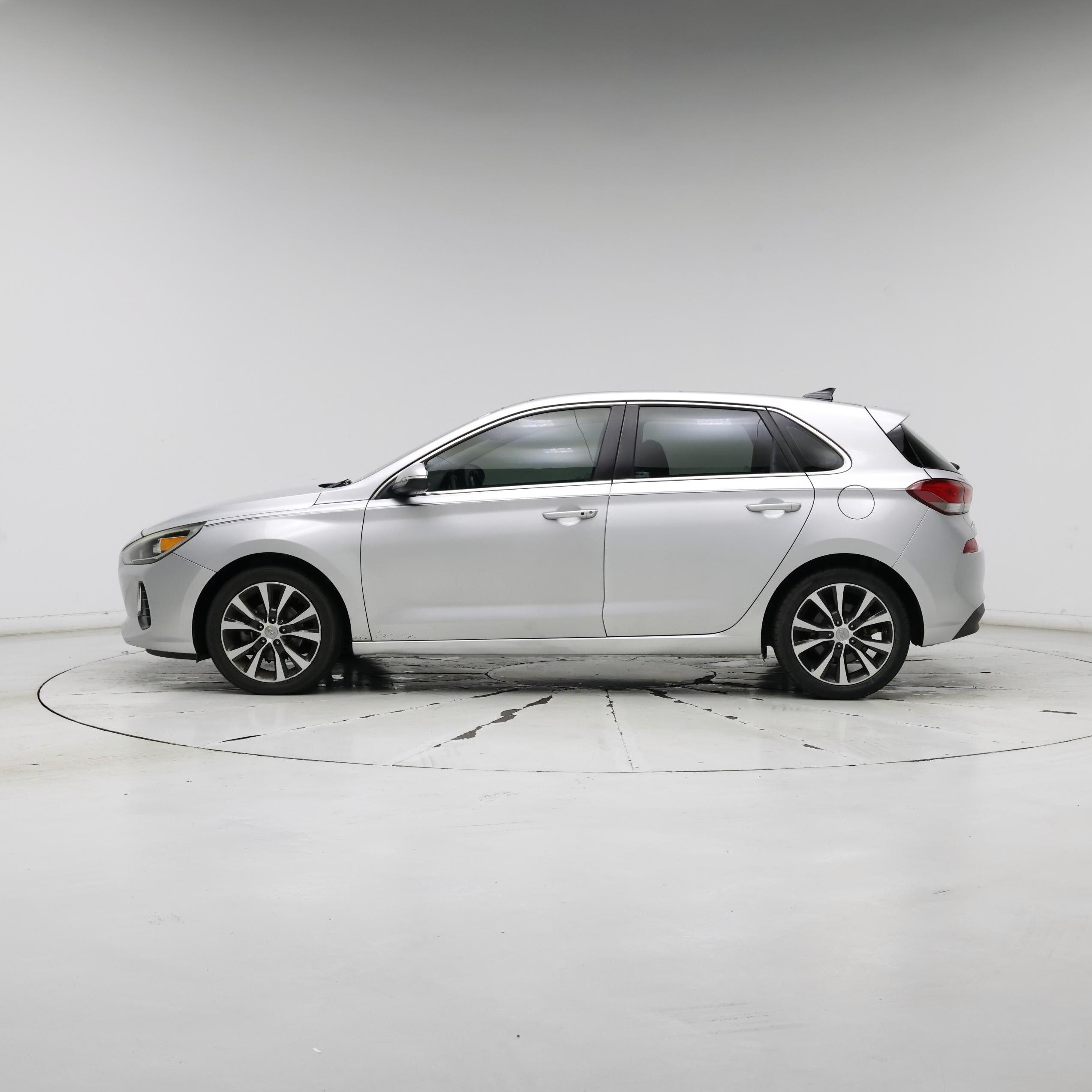 Thumbnail: 2018 Hyundai Elantra - 3