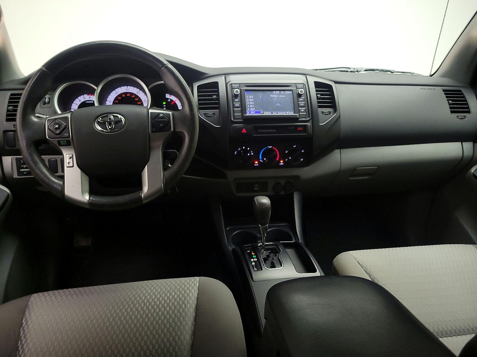 Thumbnail: 2015 Toyota Tacoma - 9