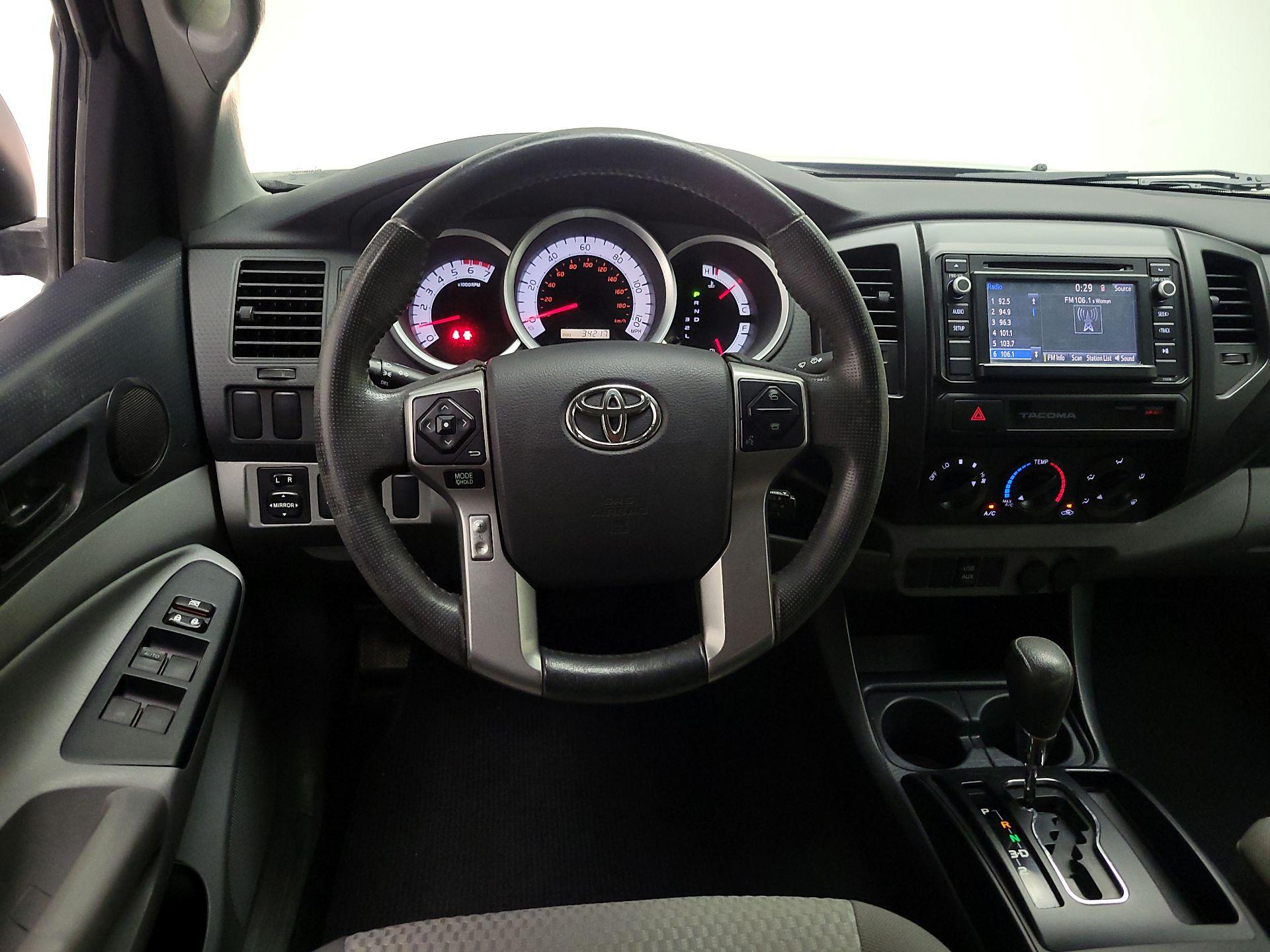 Thumbnail: 2015 Toyota Tacoma - 10