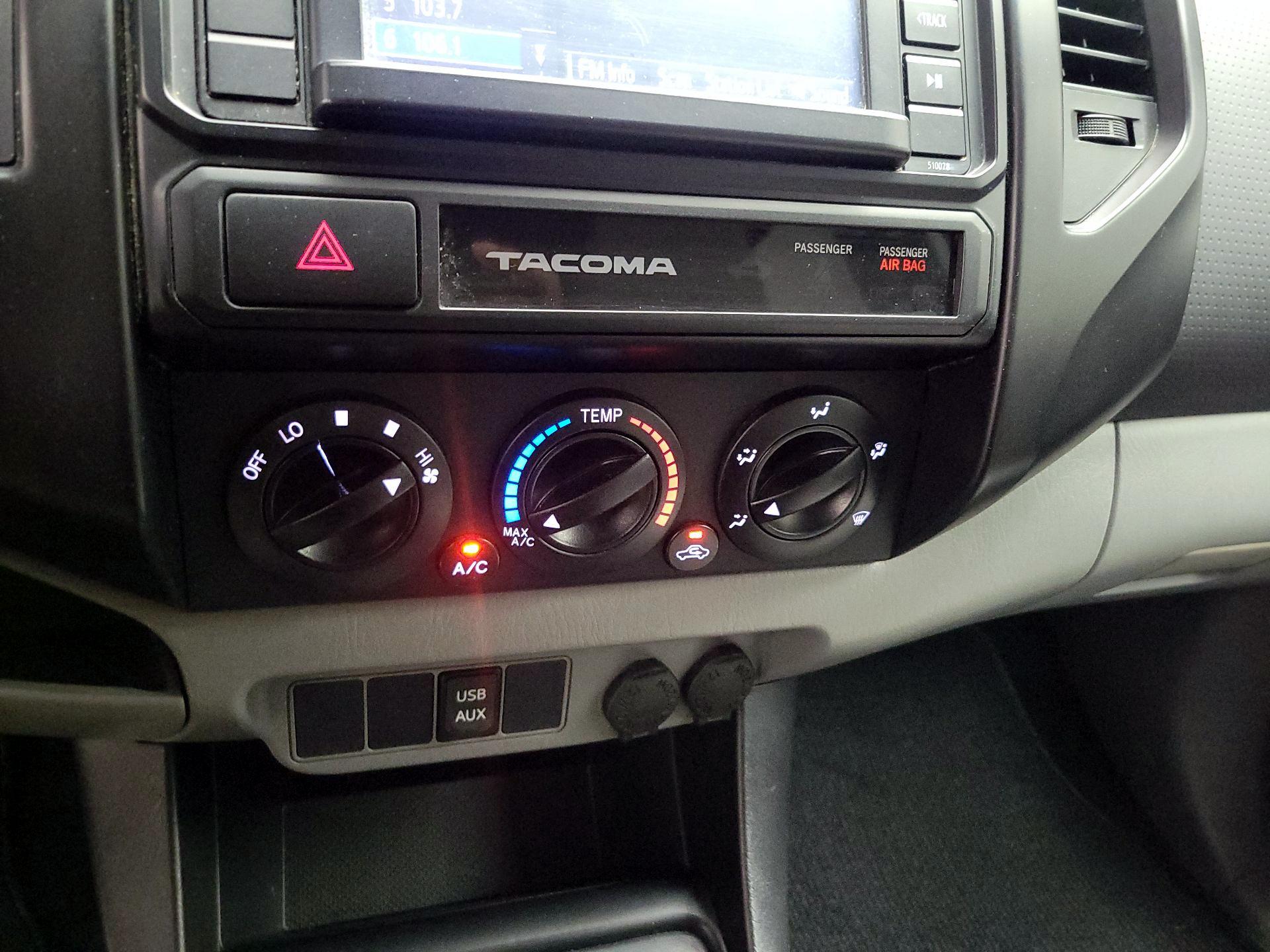 Thumbnail: 2015 Toyota Tacoma - 15