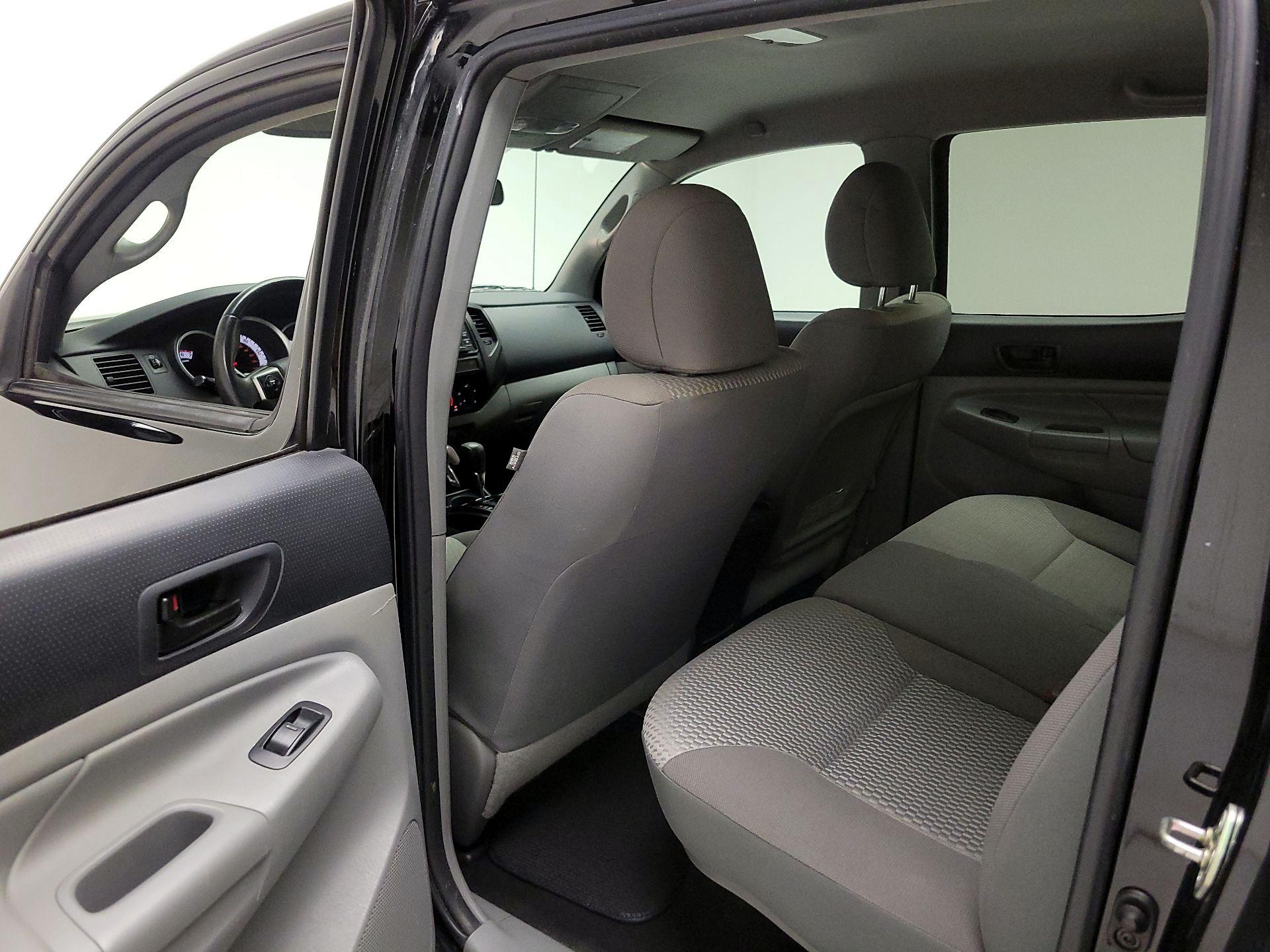 Thumbnail: 2015 Toyota Tacoma - 18