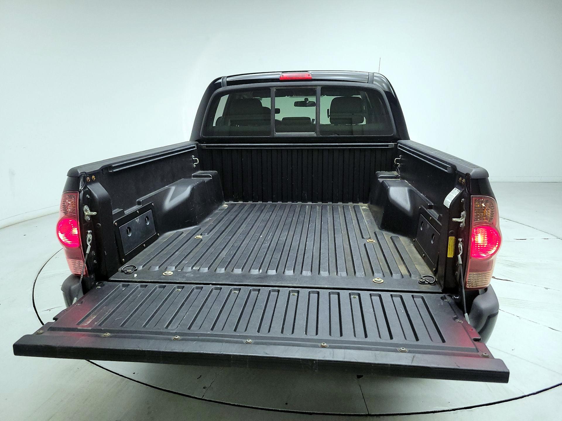 Thumbnail: 2015 Toyota Tacoma - 19