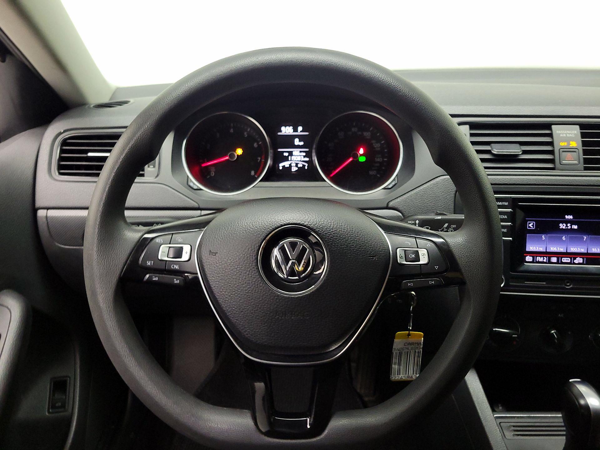 Thumbnail: 2016 Volkswagen Jetta - 10
