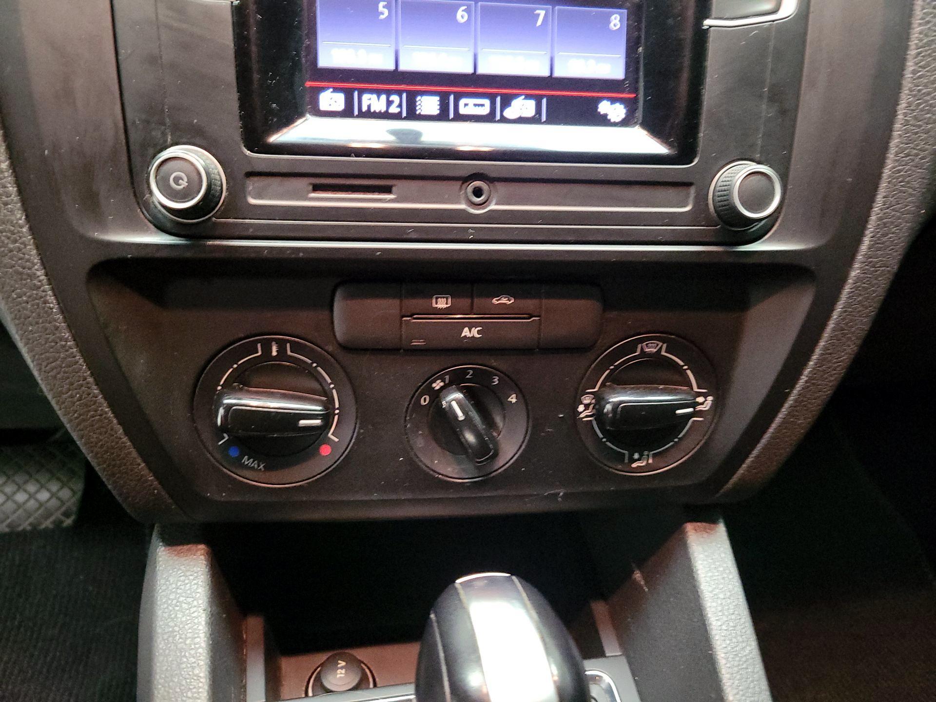 Thumbnail: 2016 Volkswagen Jetta - 15