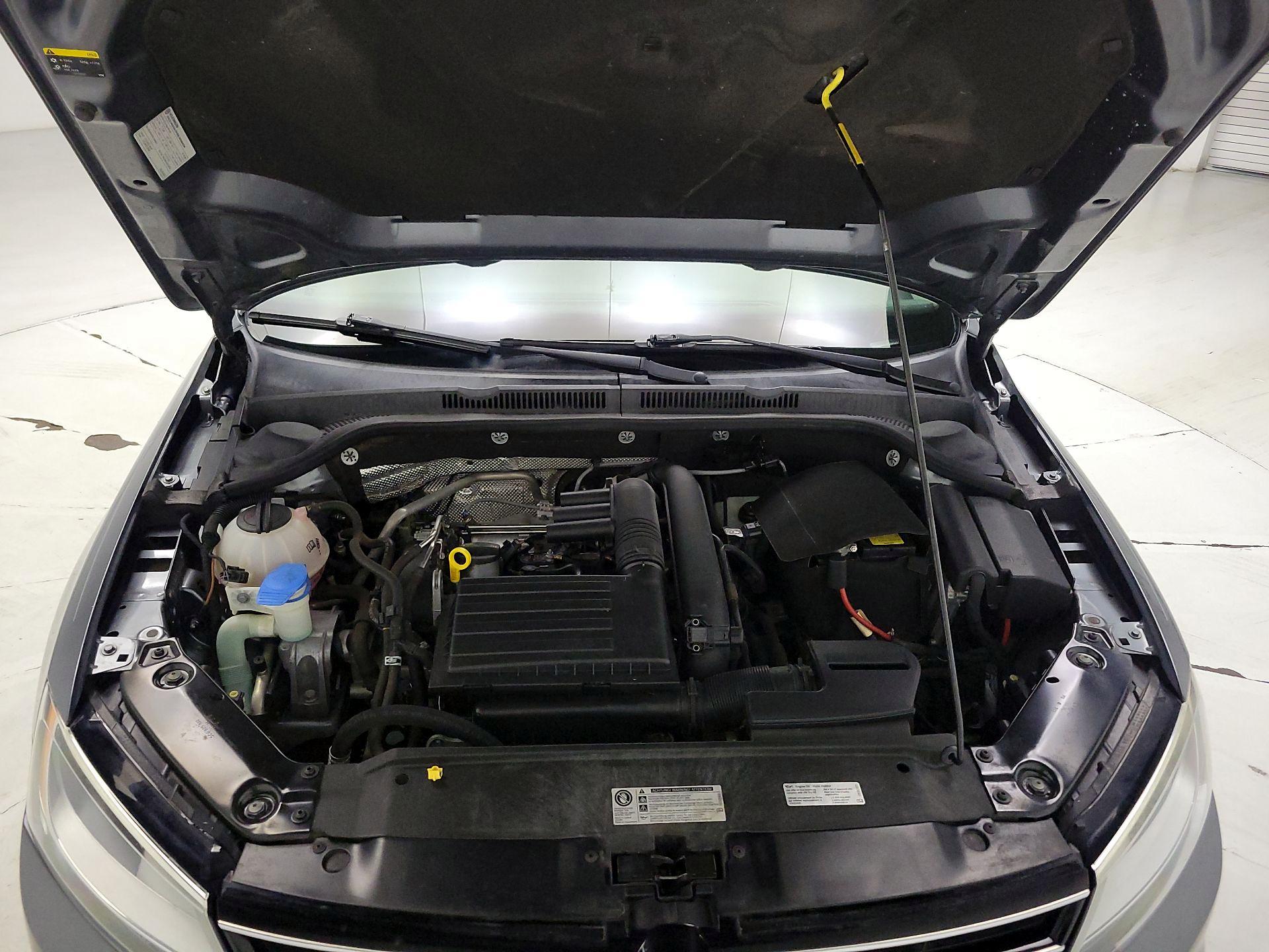 Thumbnail: 2016 Volkswagen Jetta - 20
