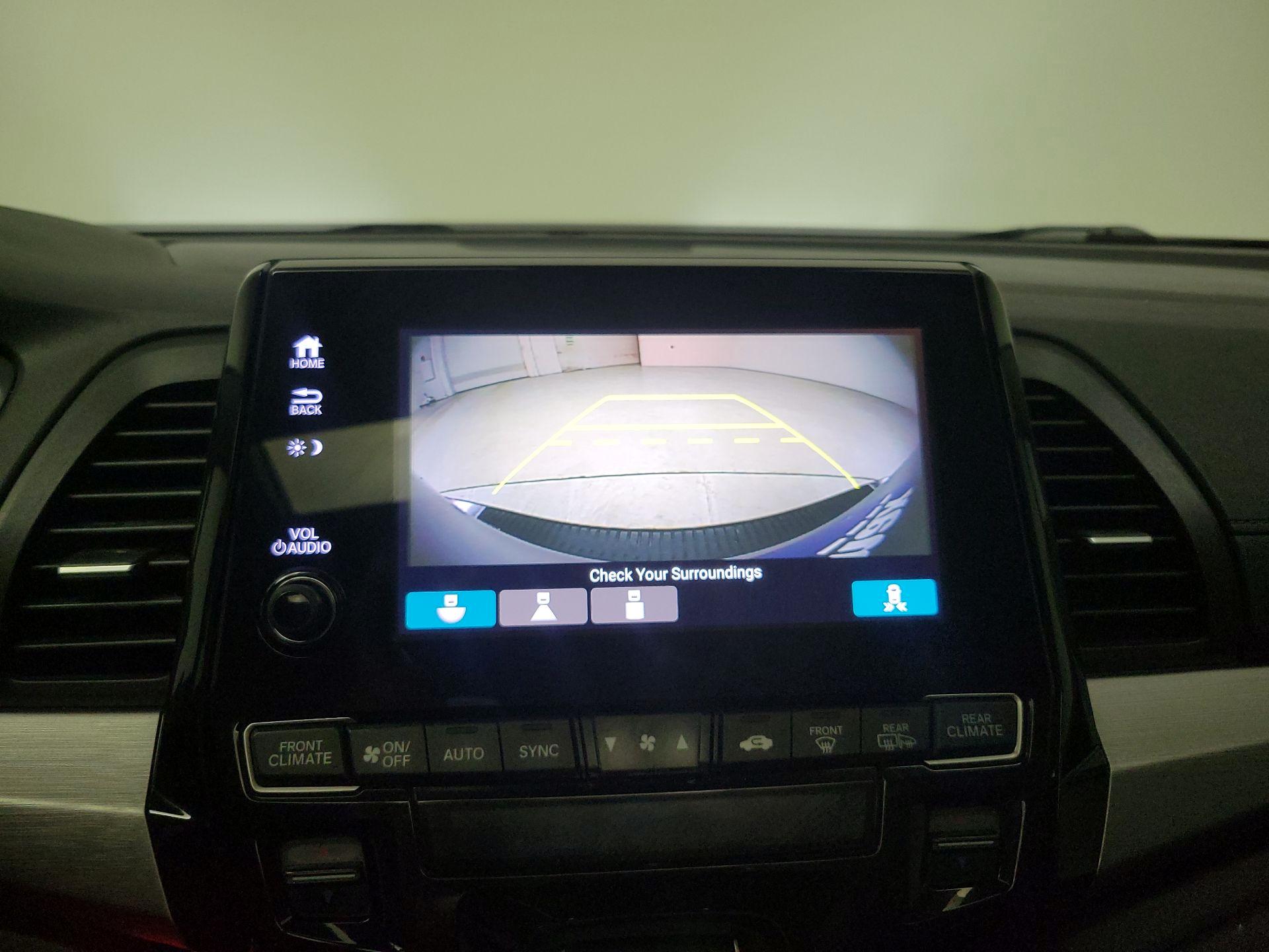 Thumbnail: 2018 Honda Odyssey - 14