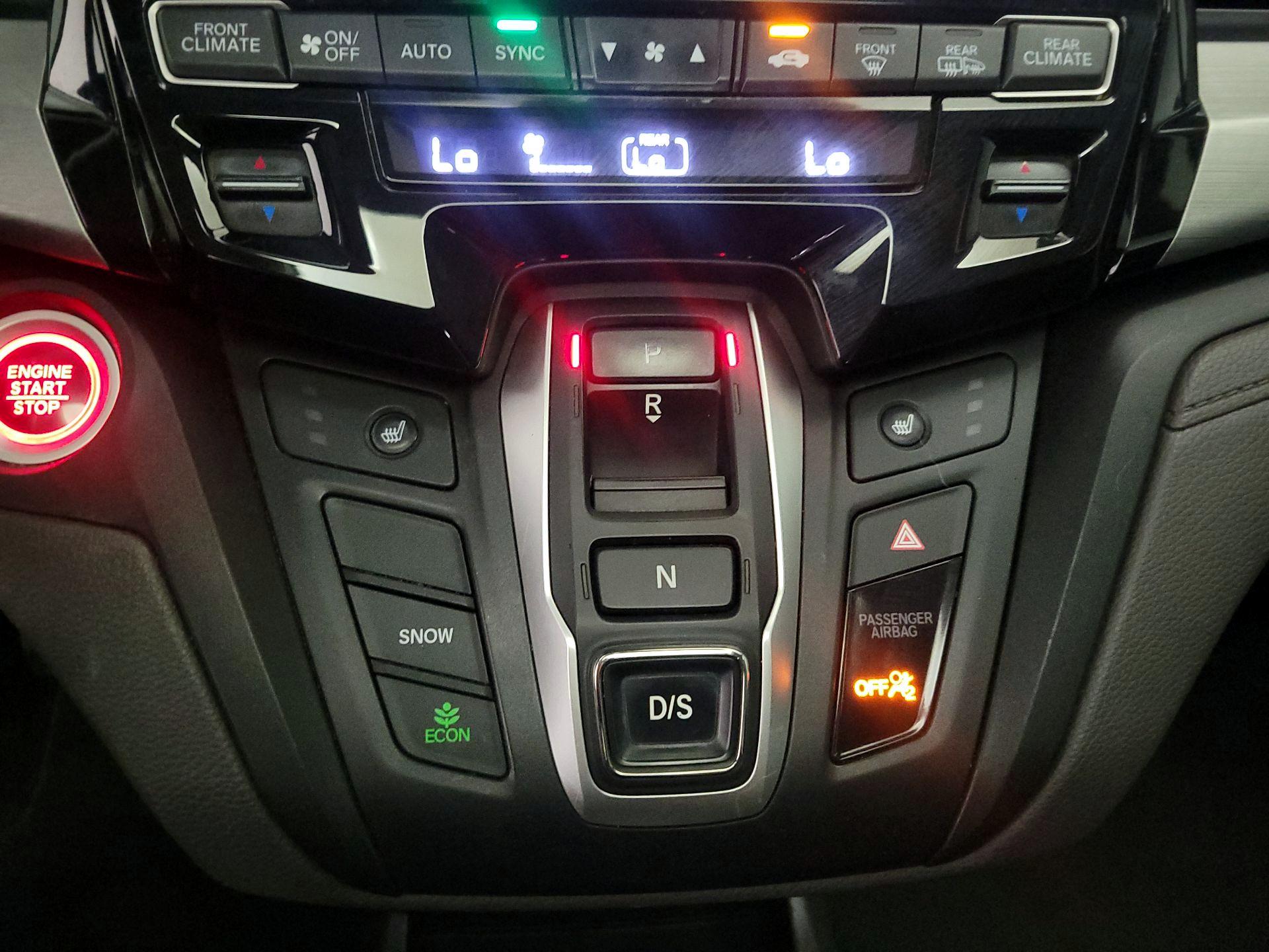 Thumbnail: 2018 Honda Odyssey - 17