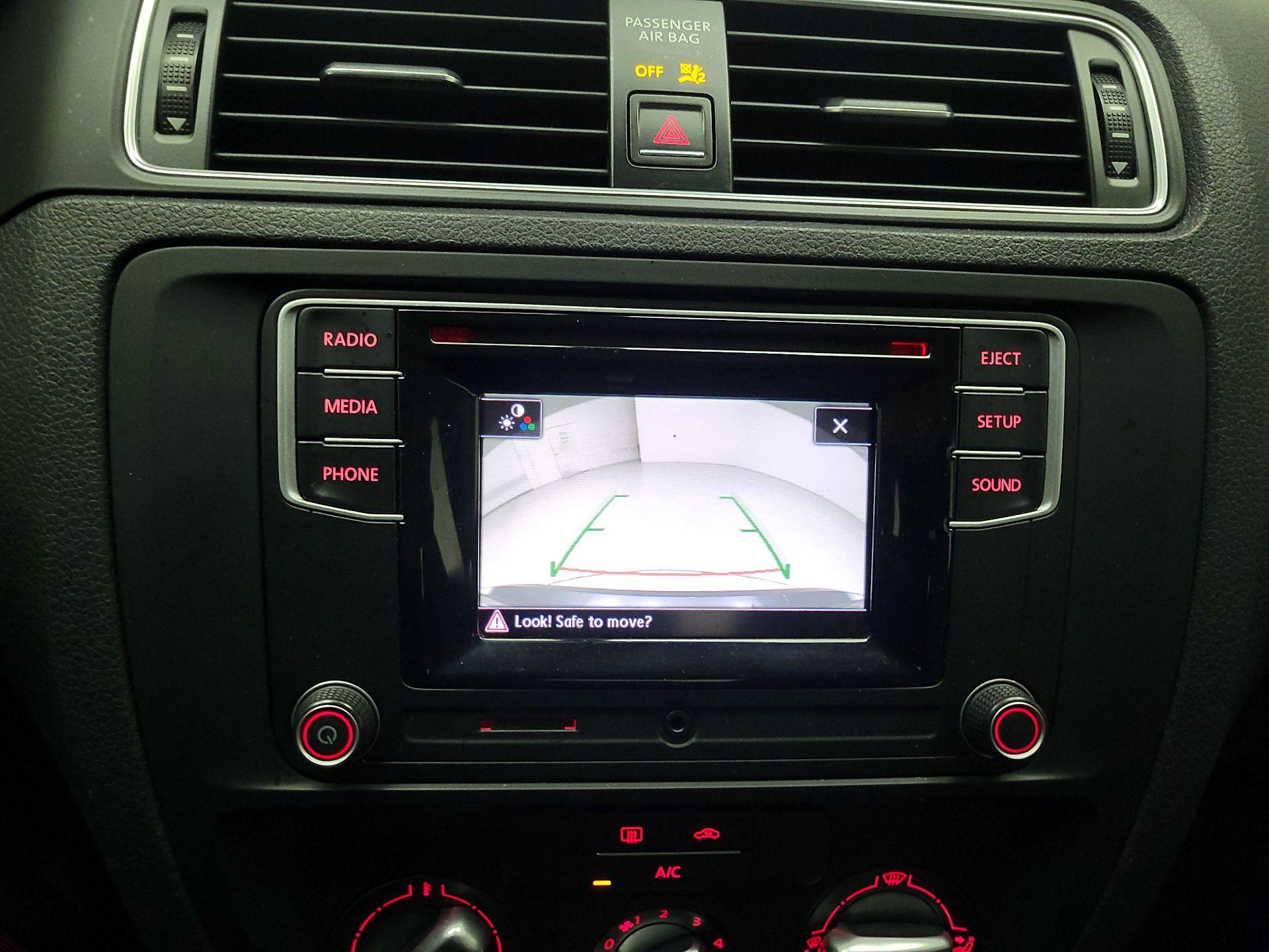 Thumbnail: 2017 Volkswagen Jetta - 14