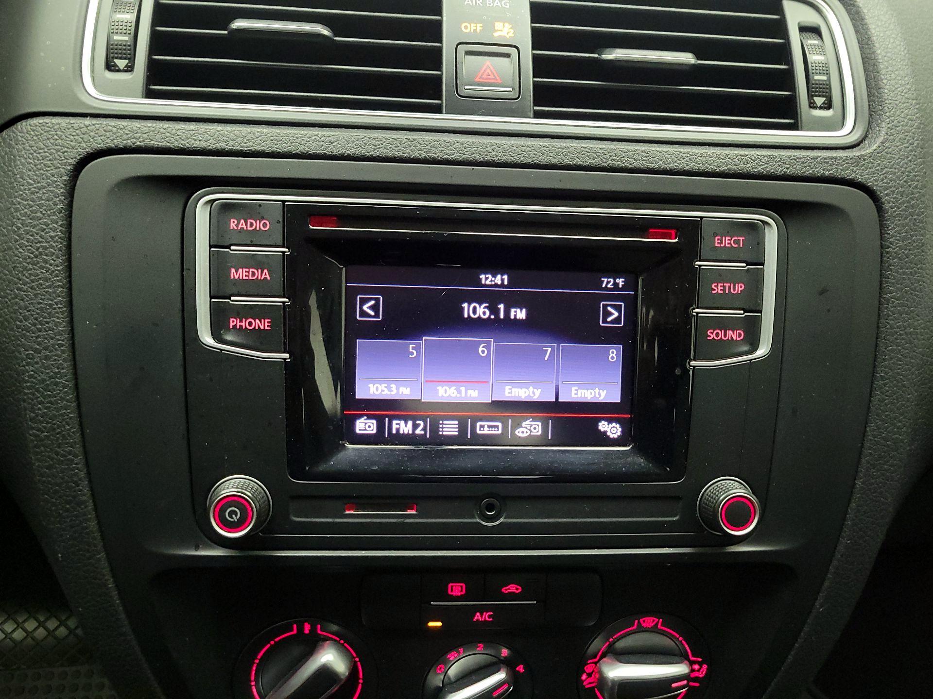 Thumbnail: 2017 Volkswagen Jetta - 15