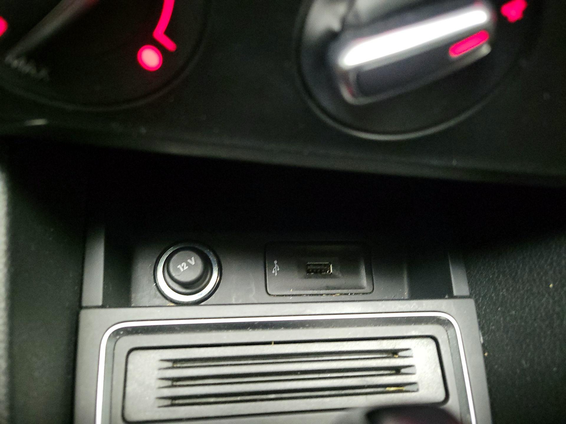 Thumbnail: 2017 Volkswagen Jetta - 18