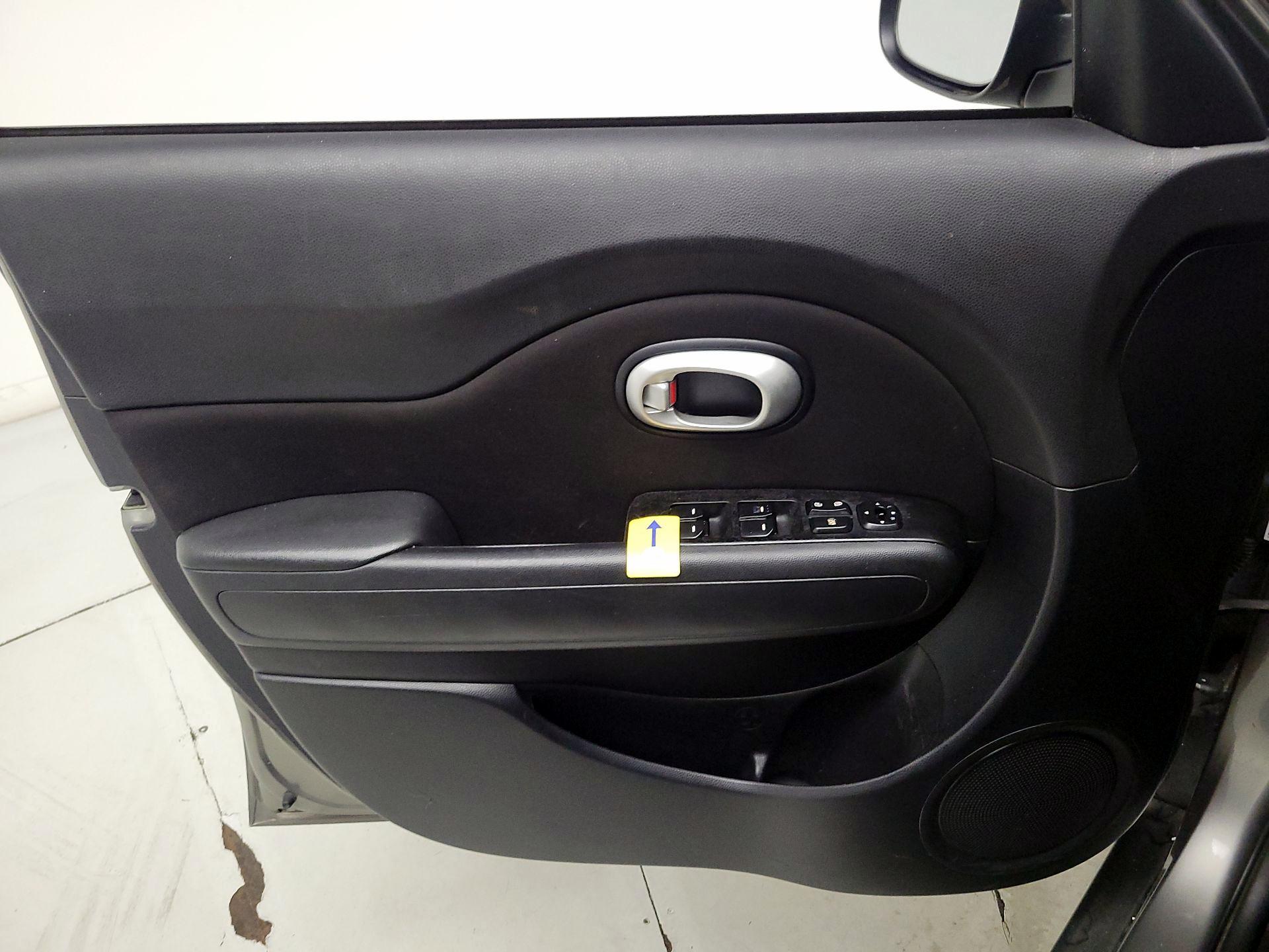 Thumbnail: 2016 Kia Soul - 12