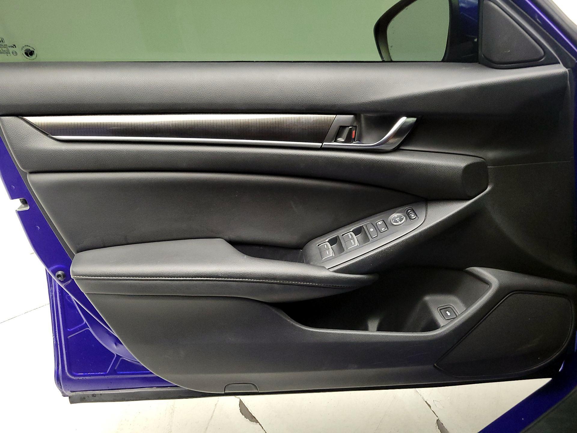 Thumbnail: 2019 Honda Accord - 12
