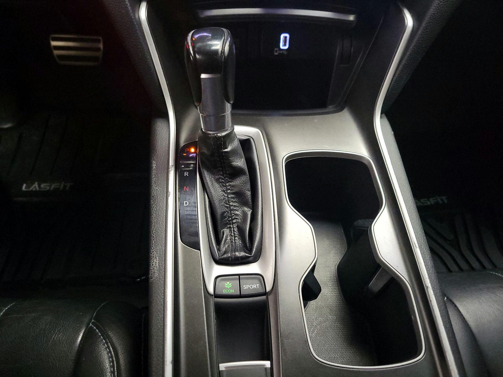 Thumbnail: 2019 Honda Accord - 17