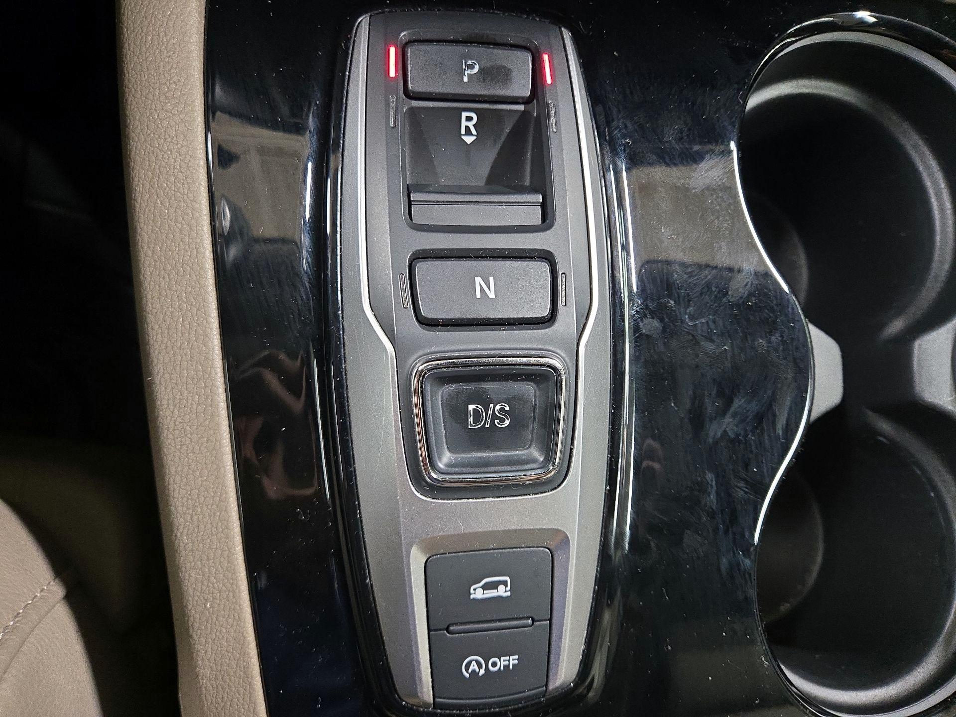 Thumbnail: 2019 Honda Pilot - 17