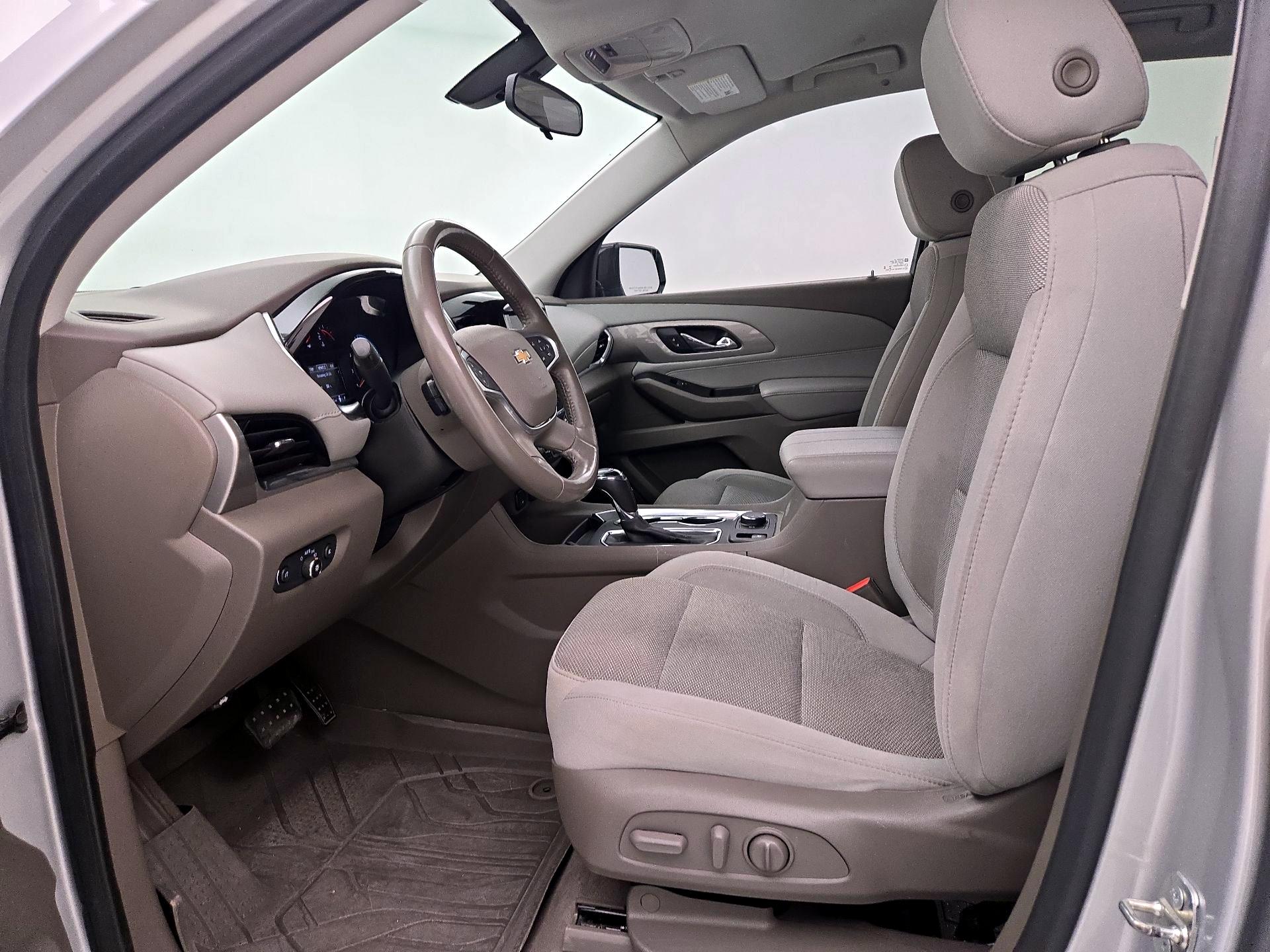 Thumbnail: 2020 Chevrolet Traverse - 11
