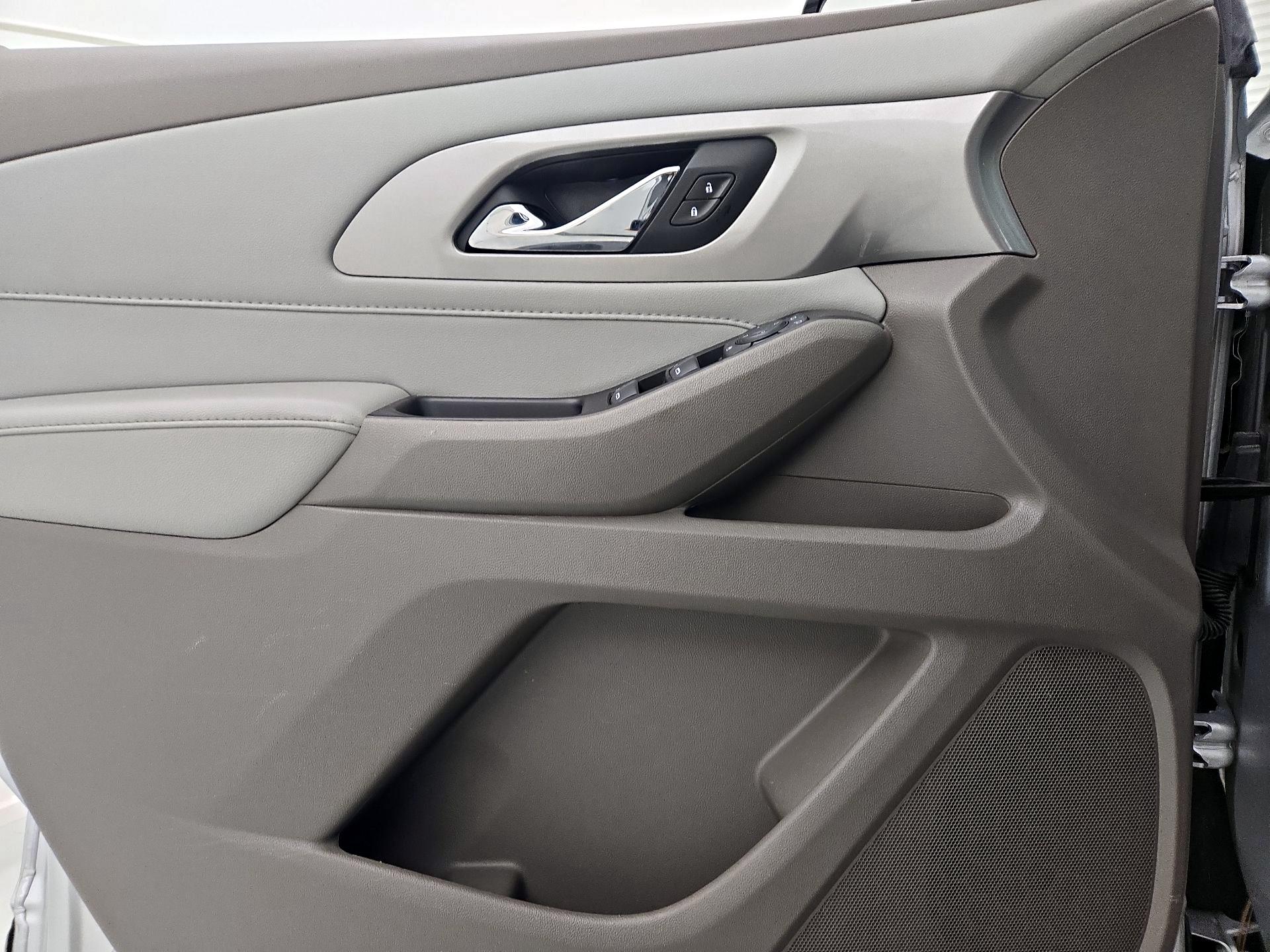 Thumbnail: 2020 Chevrolet Traverse - 12