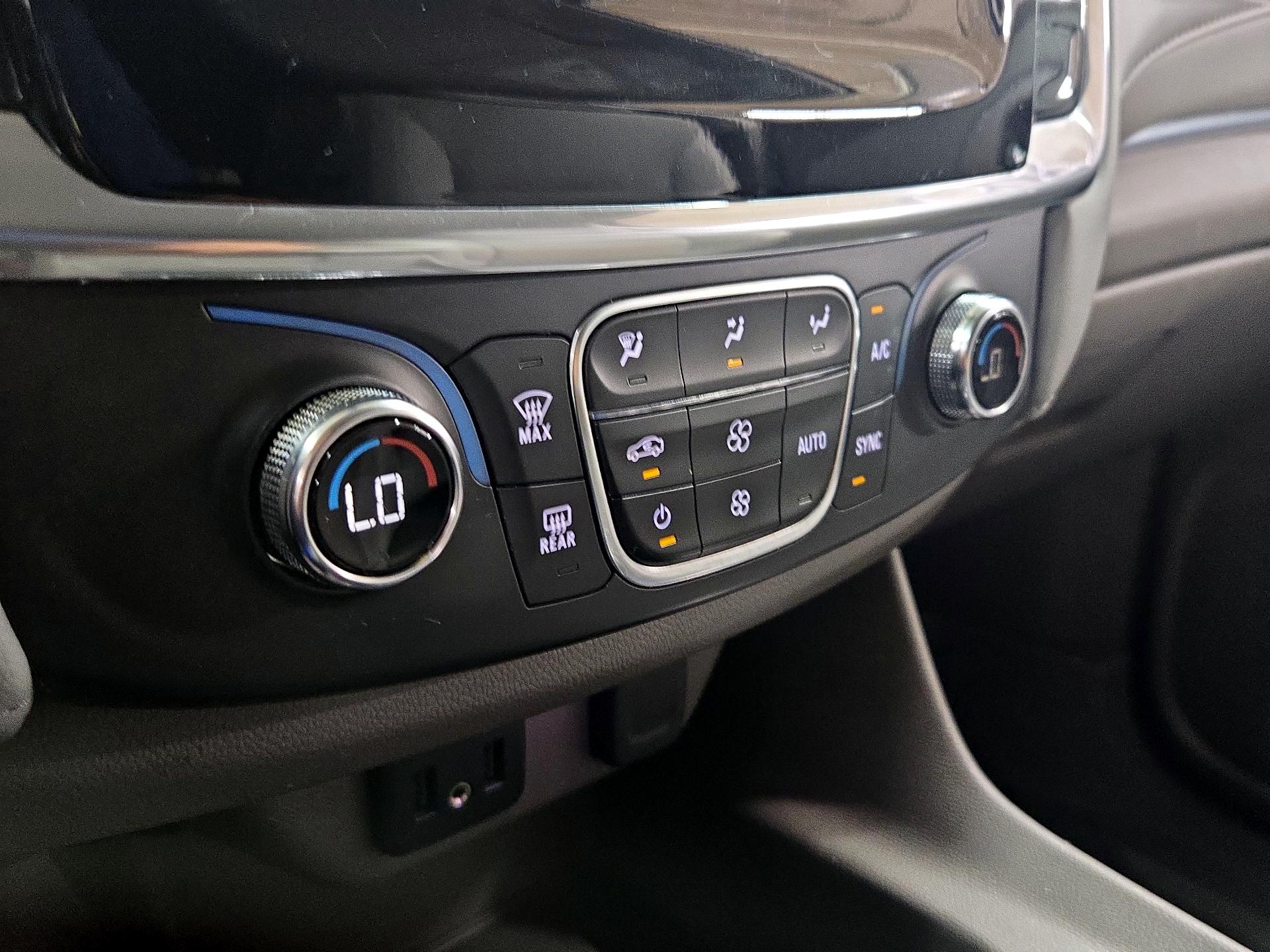 Thumbnail: 2020 Chevrolet Traverse - 16