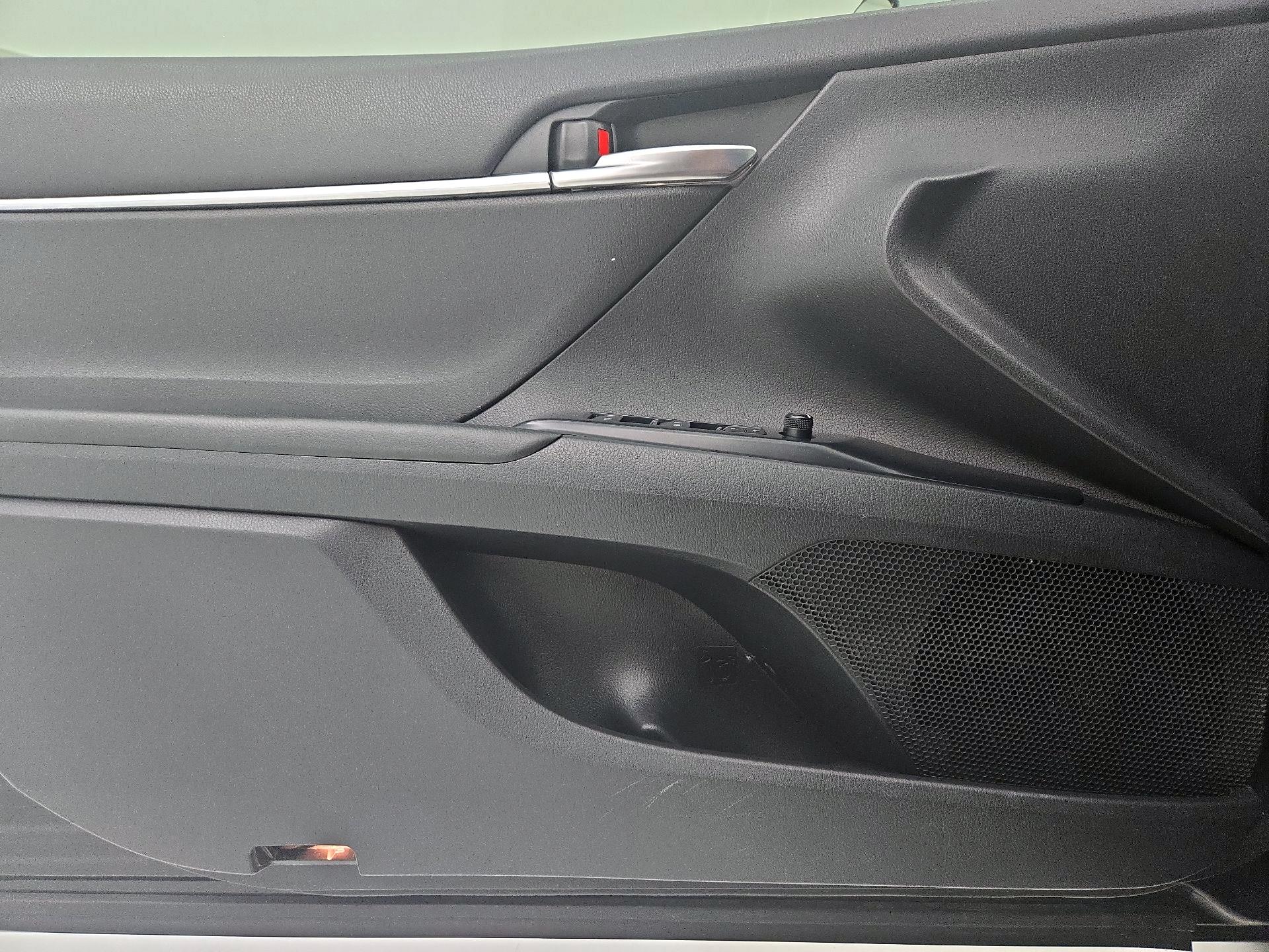 Thumbnail: 2018 Toyota Camry - 12
