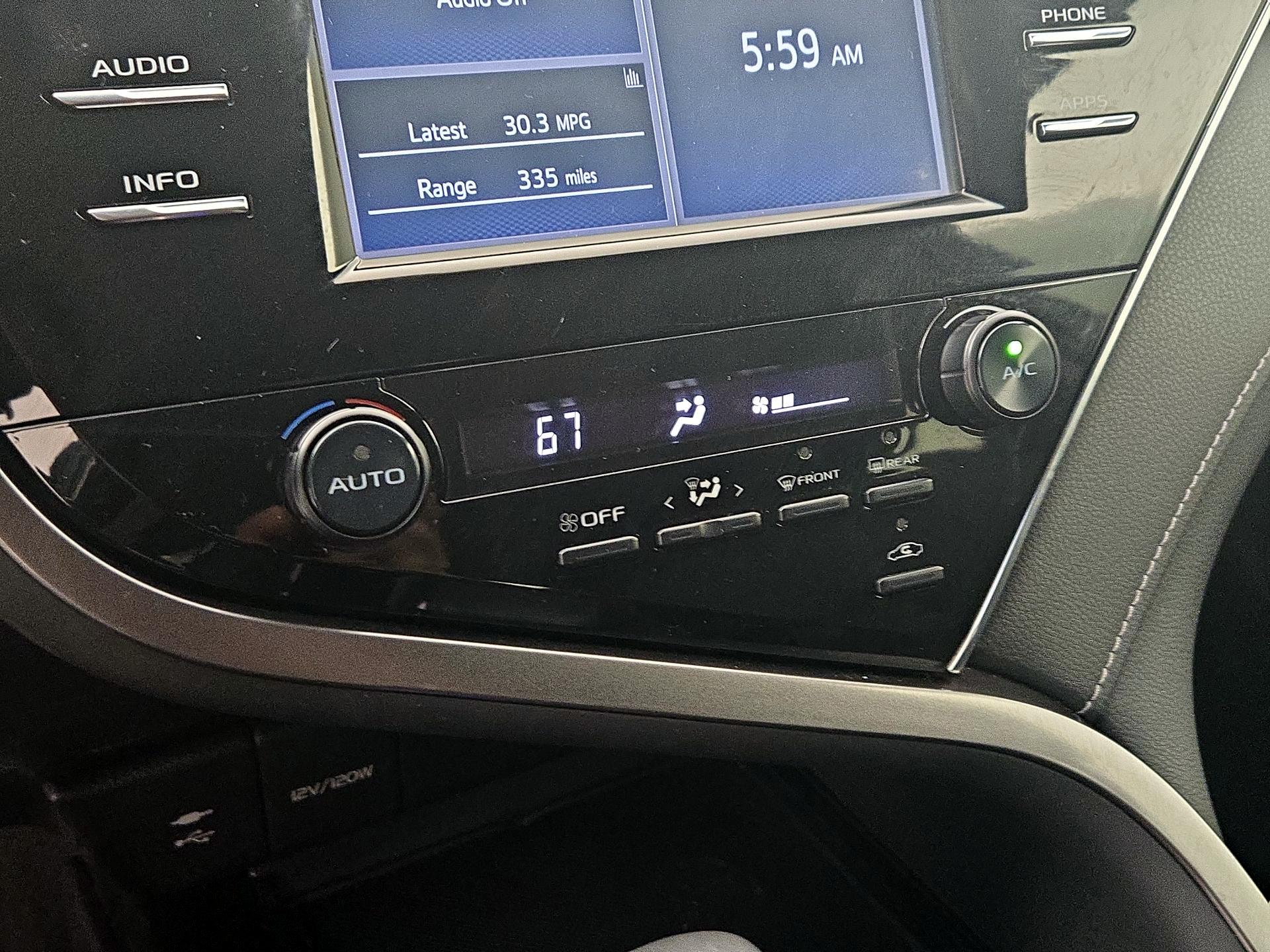 Thumbnail: 2018 Toyota Camry - 16