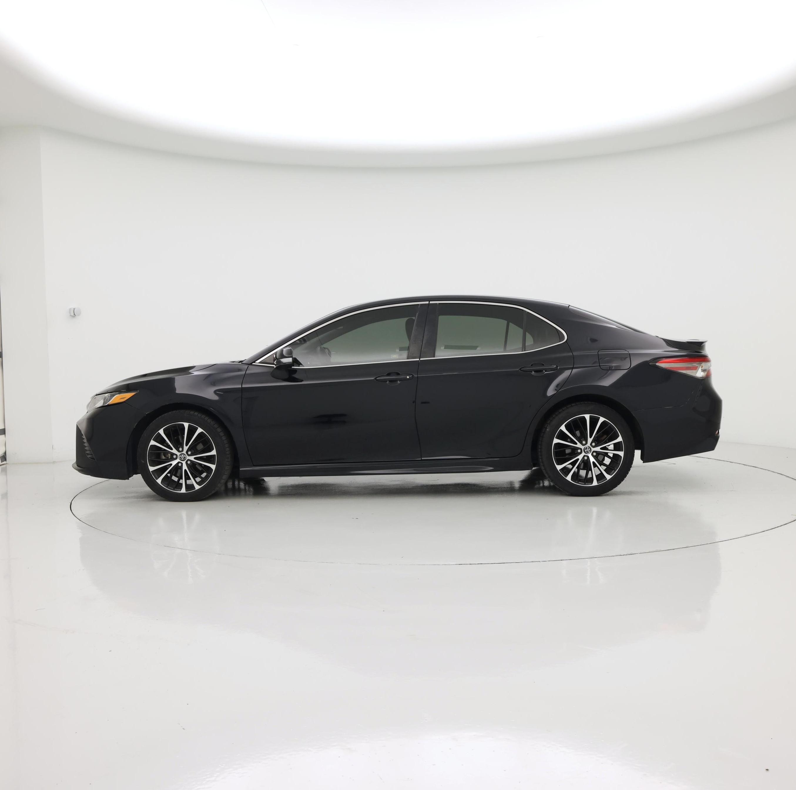 Thumbnail: 2018 Toyota Camry - 3