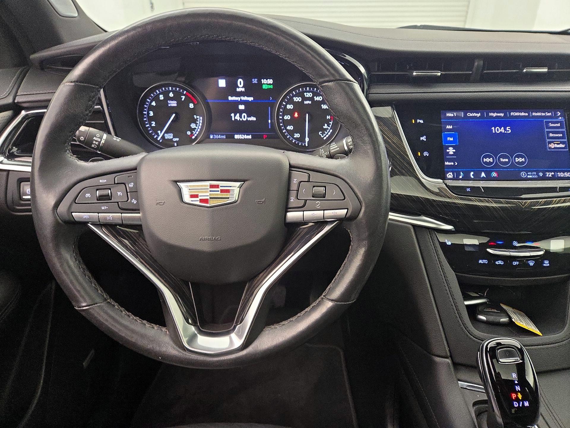 Thumbnail: 2022 Cadillac XT6 - 10