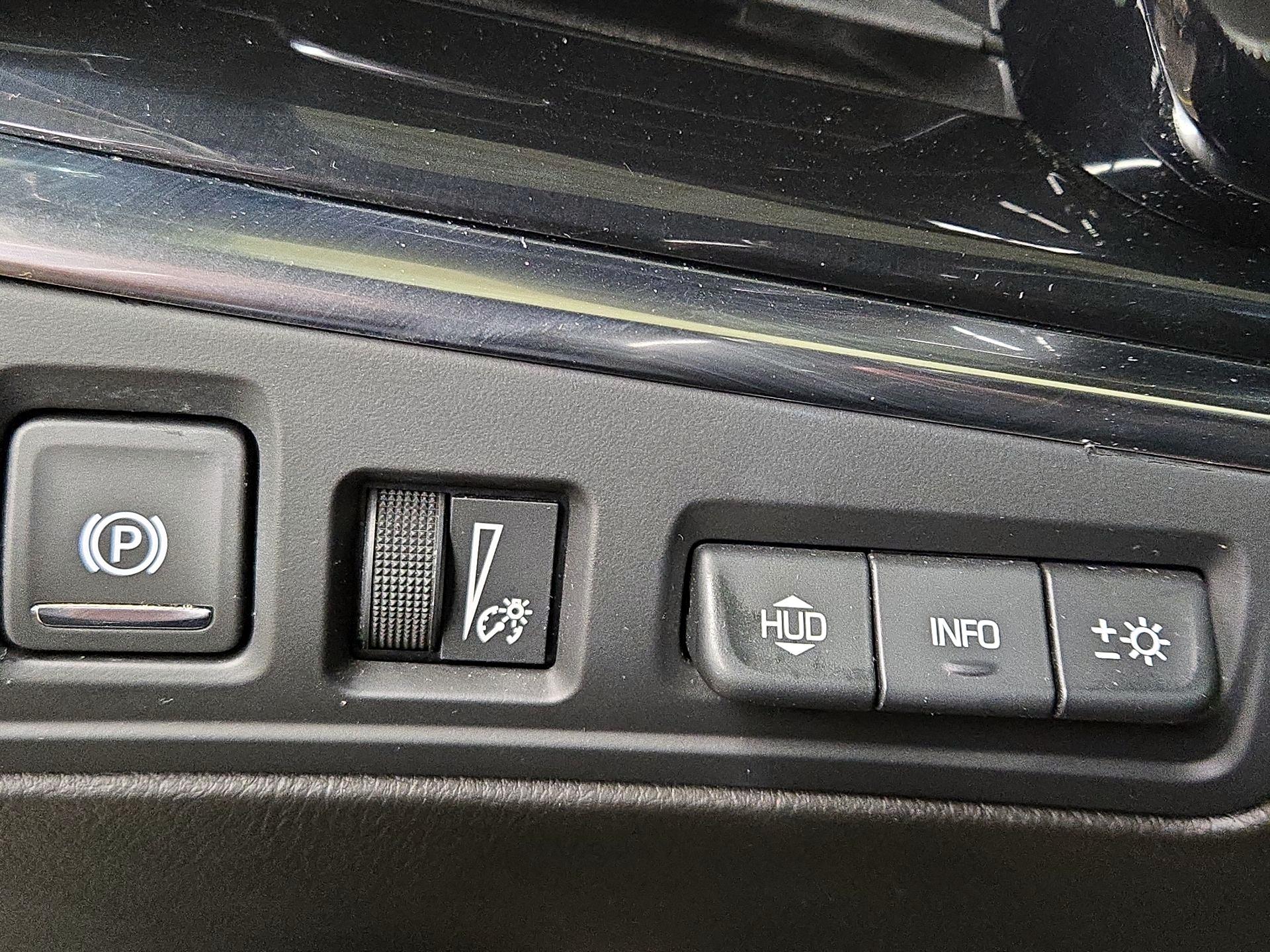 Thumbnail: 2022 Cadillac XT6 - 13