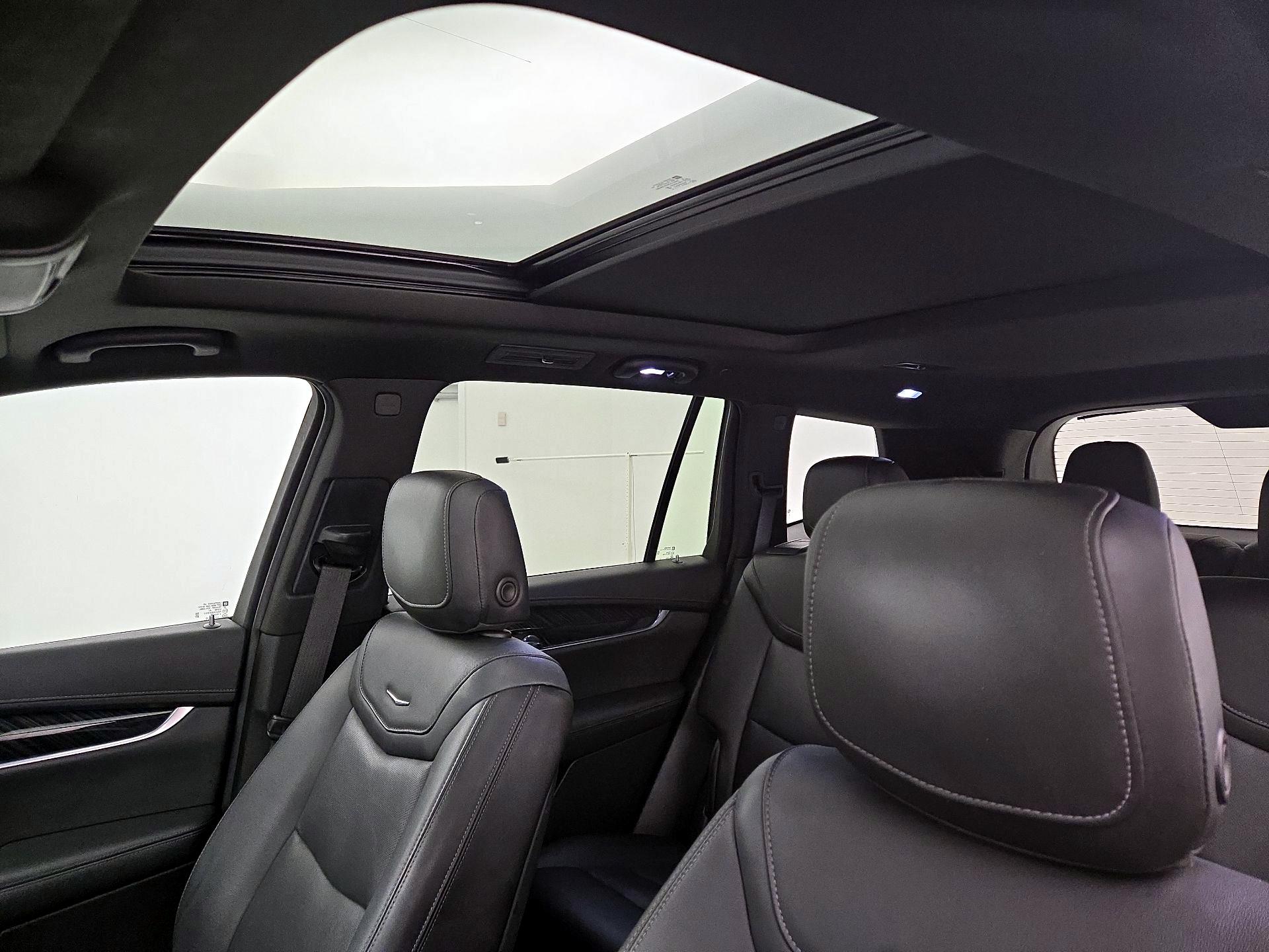 Thumbnail: 2022 Cadillac XT6 - 18