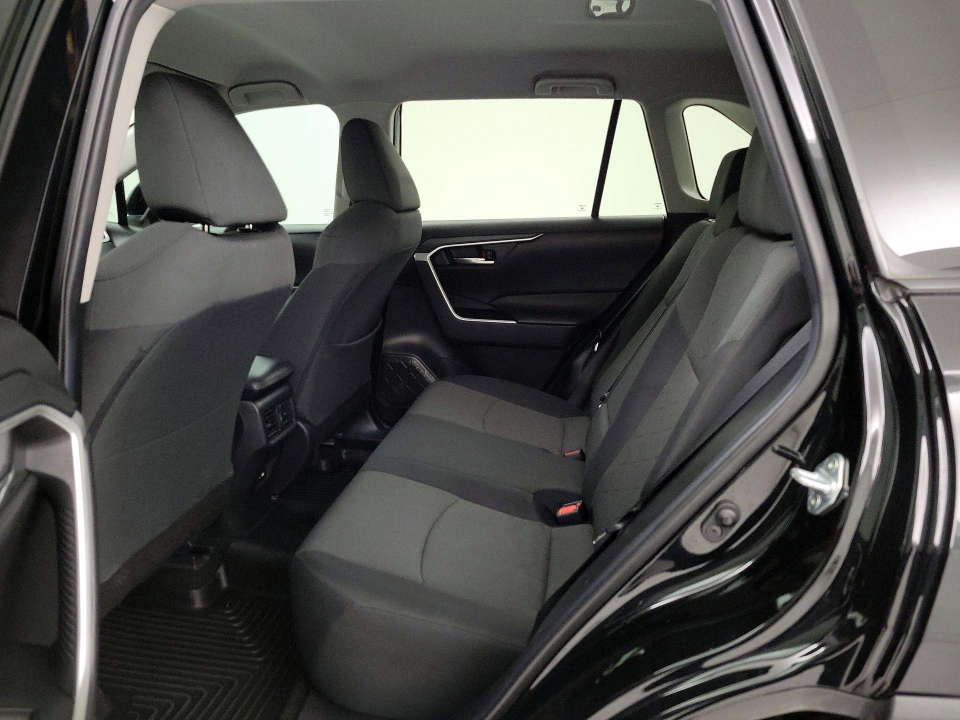 Thumbnail: 2021 Toyota RAV4 - 18