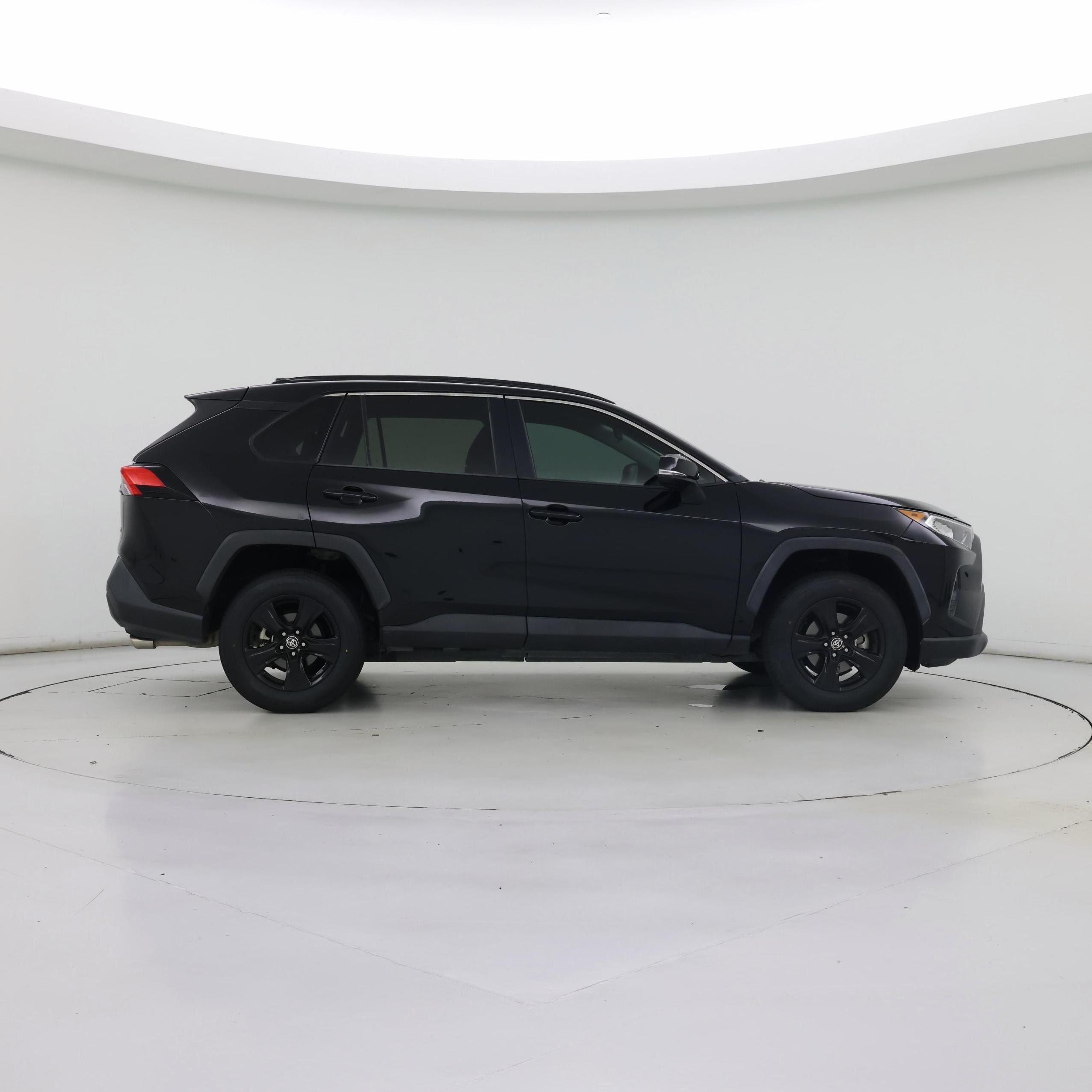 Thumbnail: 2021 Toyota RAV4 - 7